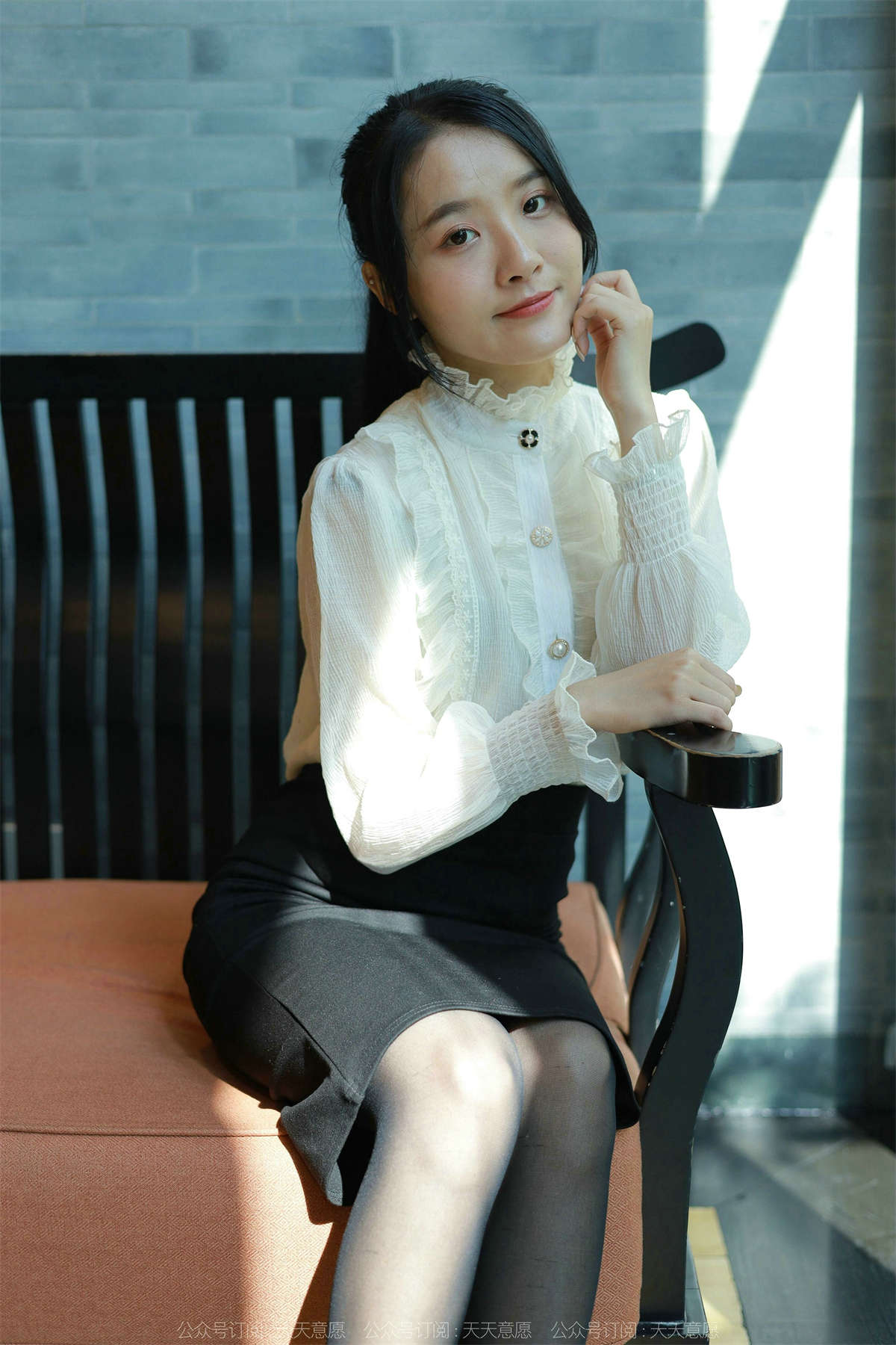 IESS异思趣向 2022.03.02 丝享家1017：婉萍 黑丝咖啡-日更街拍