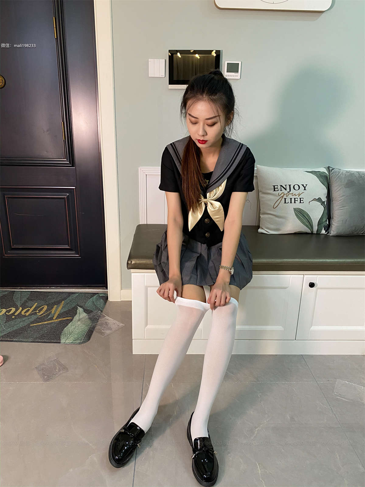 图片[2]-ISS尤好物 No.055 洋洋 JK白-日更街拍