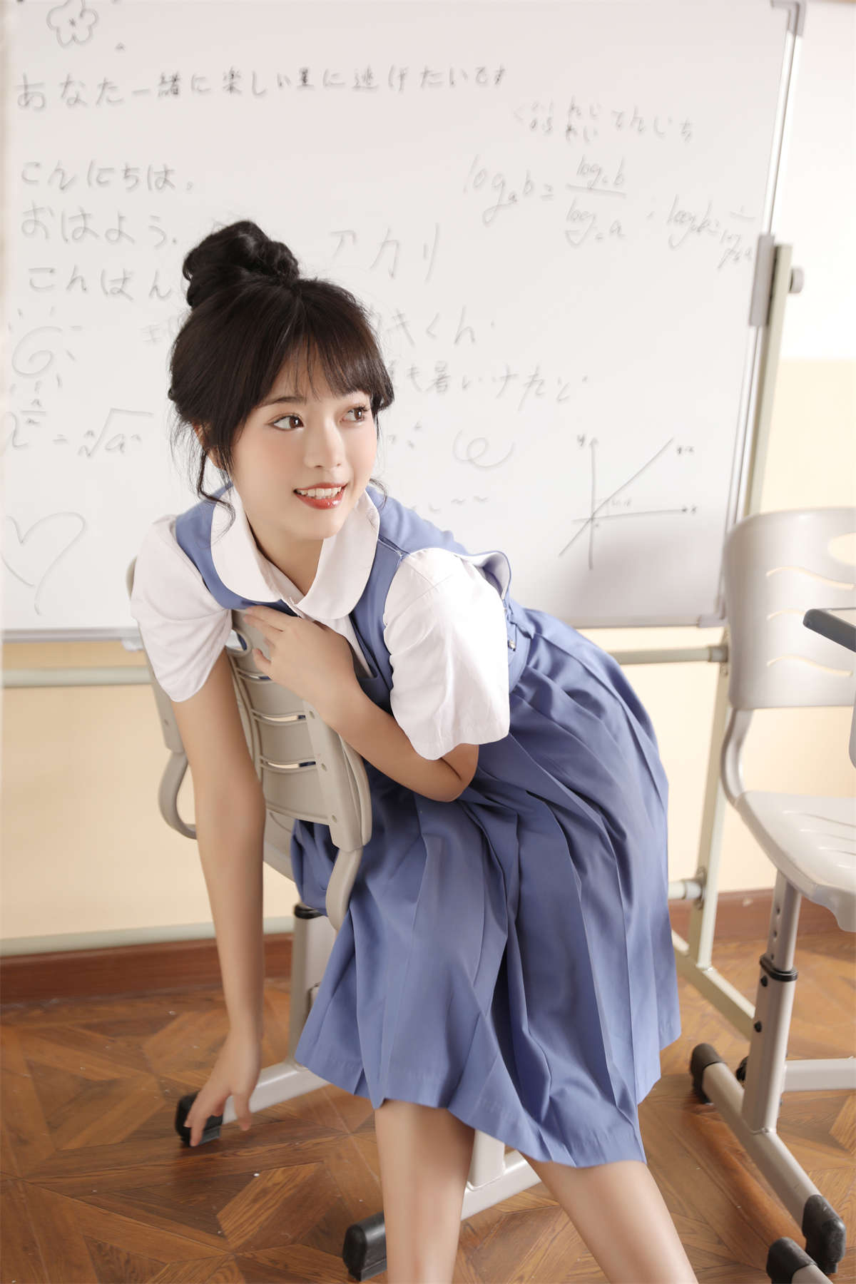 YITUYU艺图语 2022.10.05 青春笑忘书 小薇人儿插图1