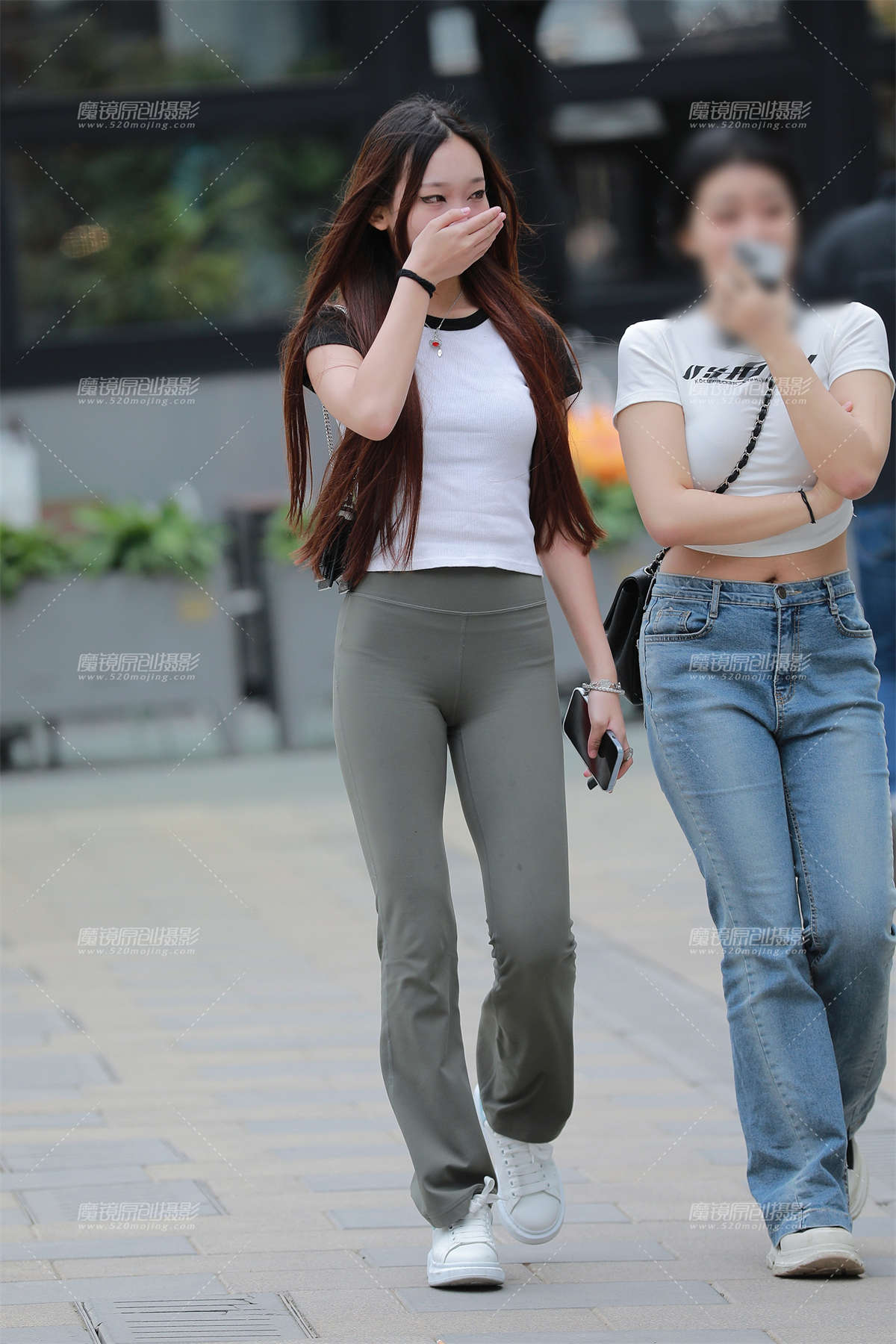 瑜伽裤小妹-日更街拍