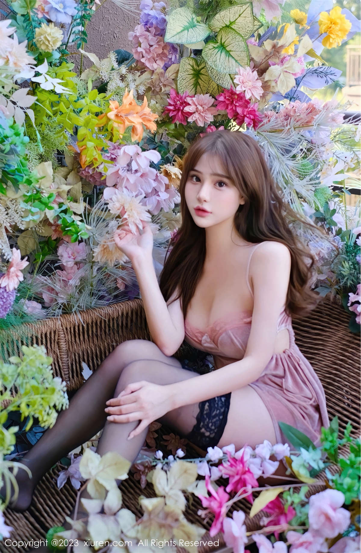 Xiuren秀人网 2023.12.04 No.7757 Lavinia肉肉-日更街拍