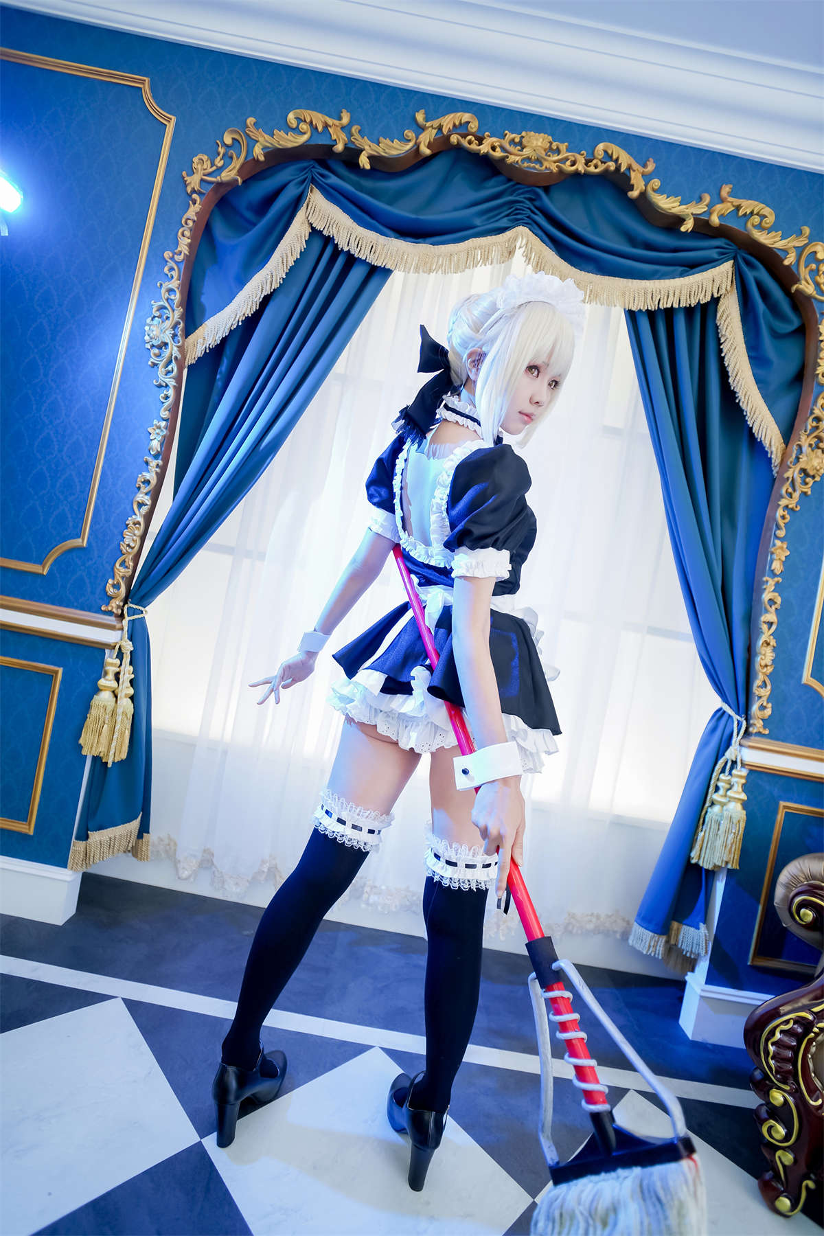 Ely_eee(ElyEE子) saber女仆-日更街拍