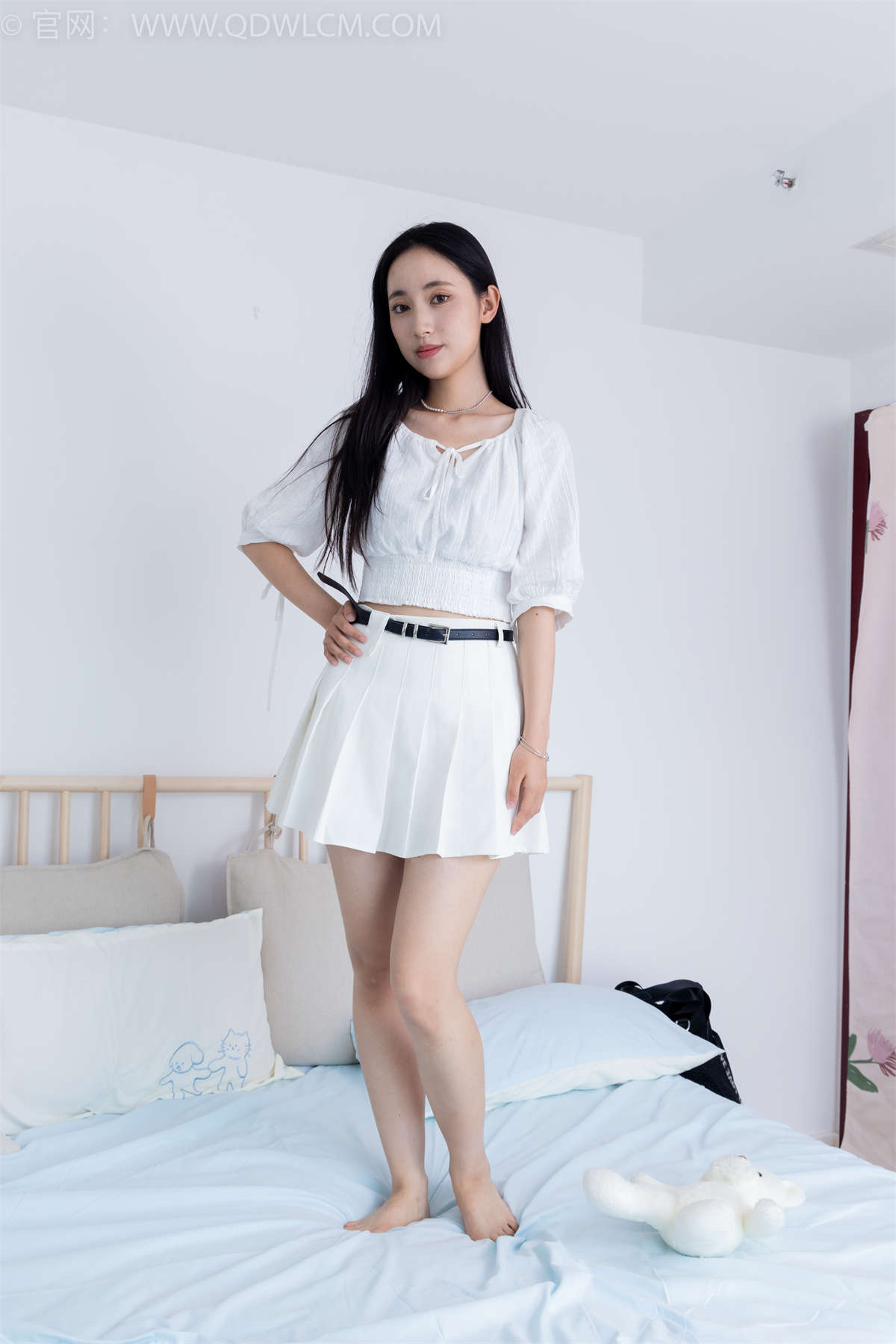 物恋传媒 NO.1706 杏仁-新人驾到-日更街拍