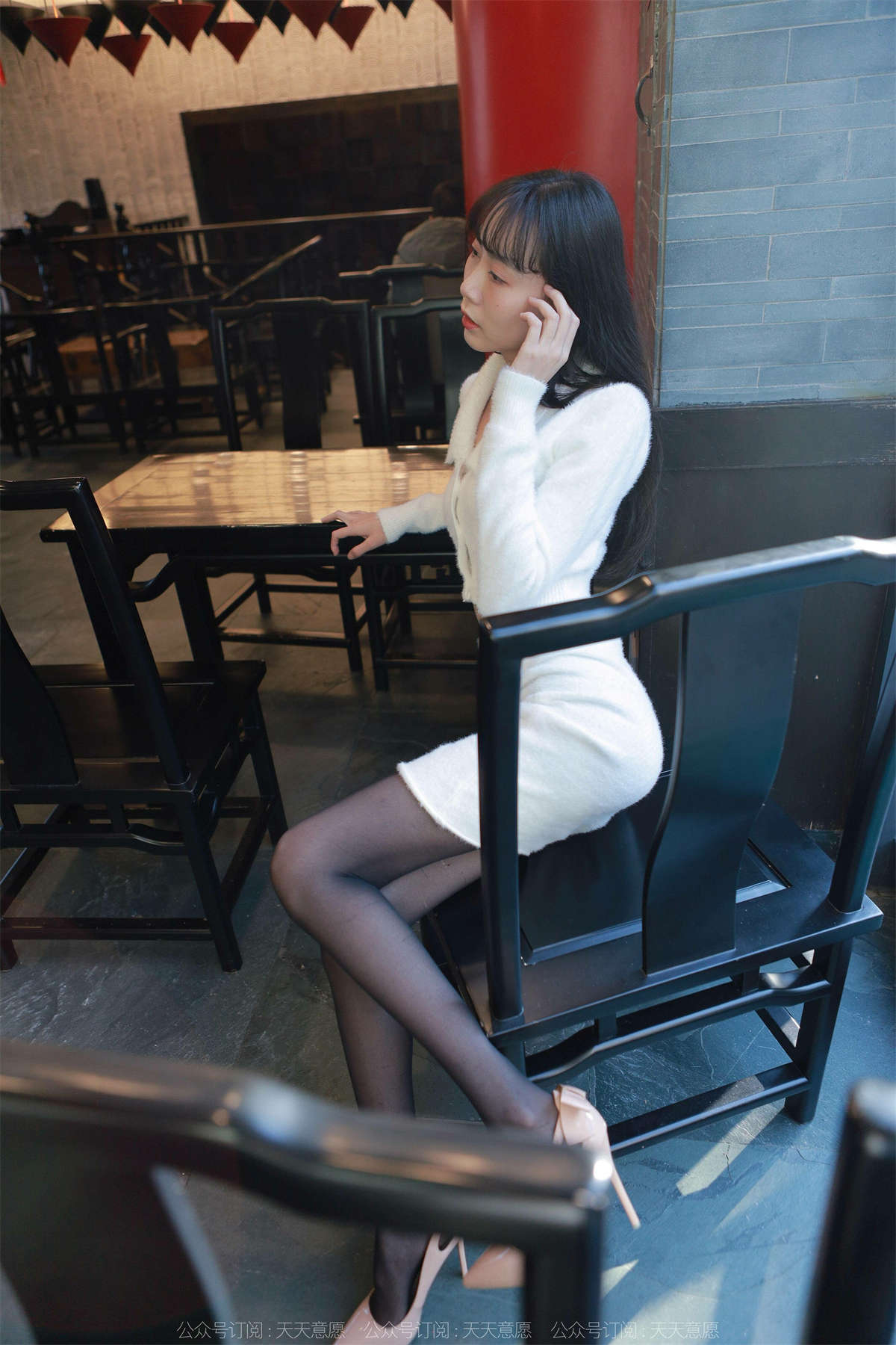 IESS异思趣向 2022.01.27 丝享家993：团团 阳光下的白裙长腿-日更街拍