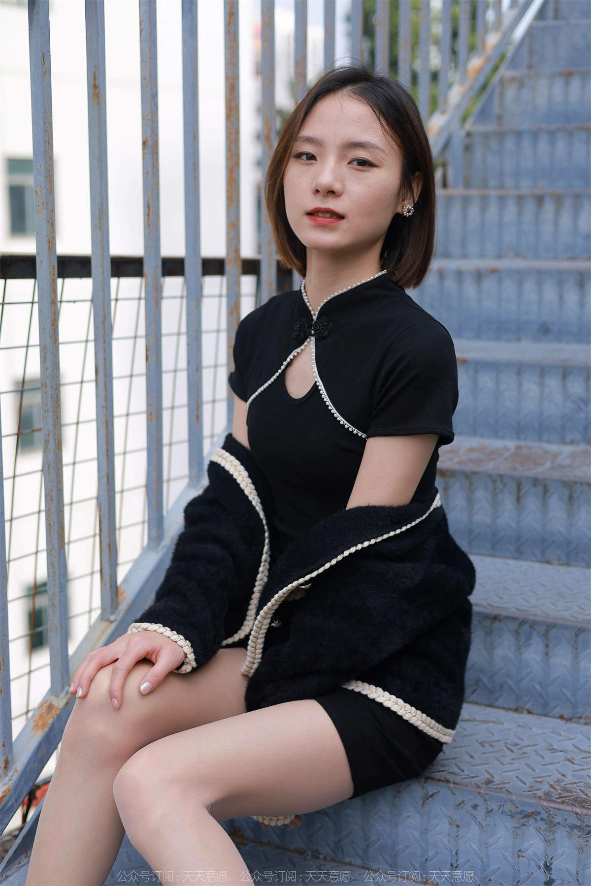 图片[2]-IESS异思趣向 2022.01.30 丝享家994：小六 黑色旗袍肉色丝-日更街拍