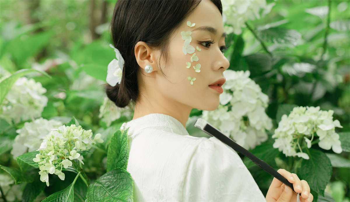 YITUYU艺图语 2024.08.21 夏日染清凉 一插图1