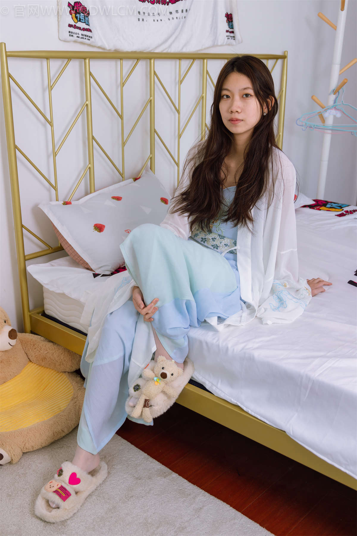 物恋传媒 NO.1438 纤纤-海的女儿-日更街拍