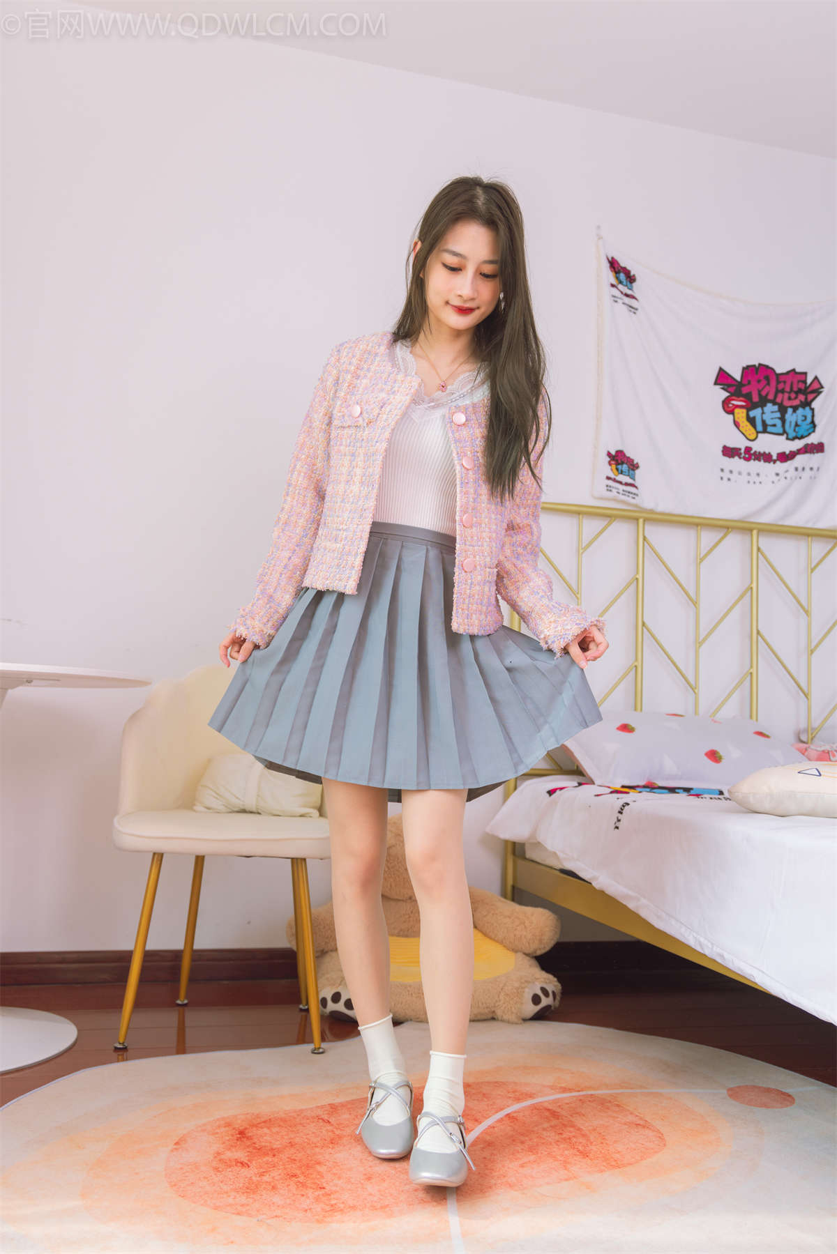 图片[2]-物恋传媒 NO.1522 卿卿-红色情怀-日更街拍