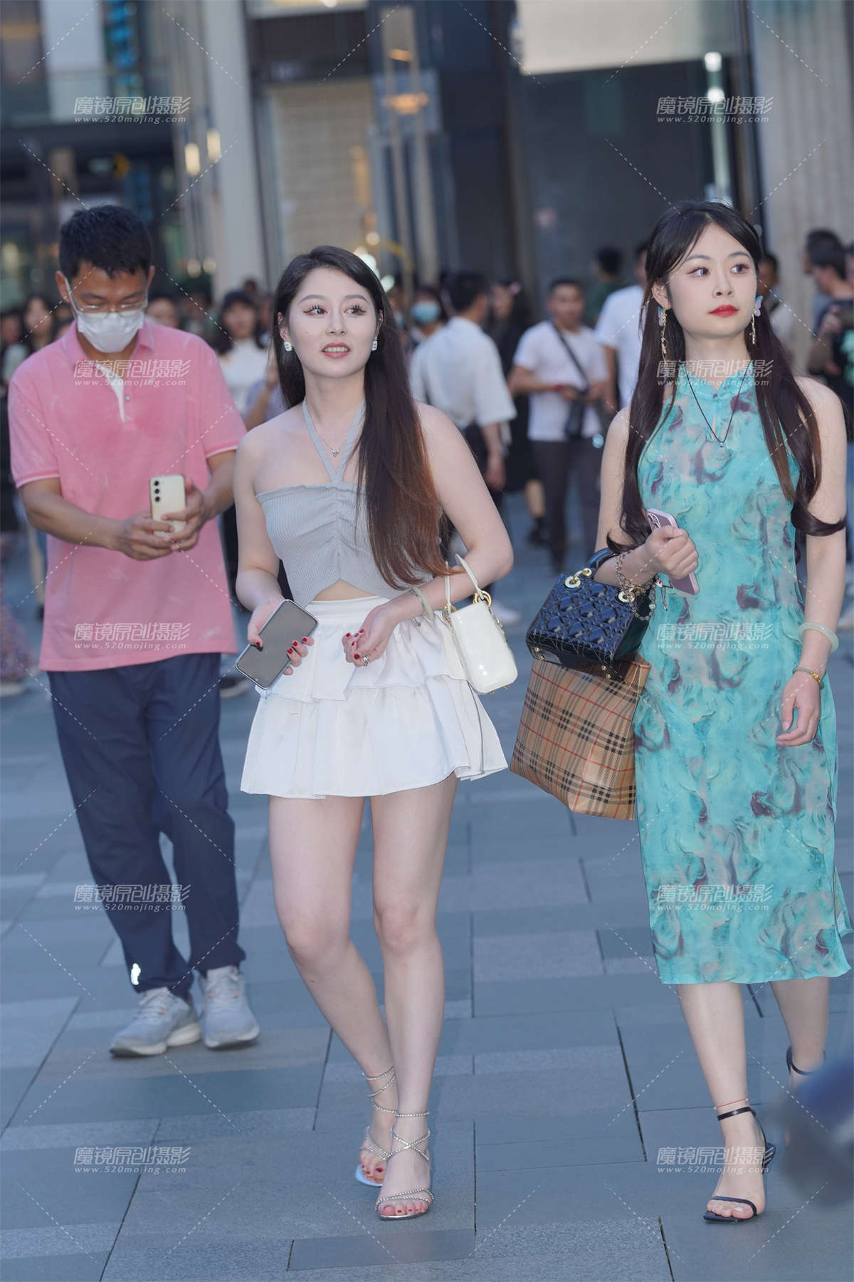 图片[2]-白皙美腿-日更街拍