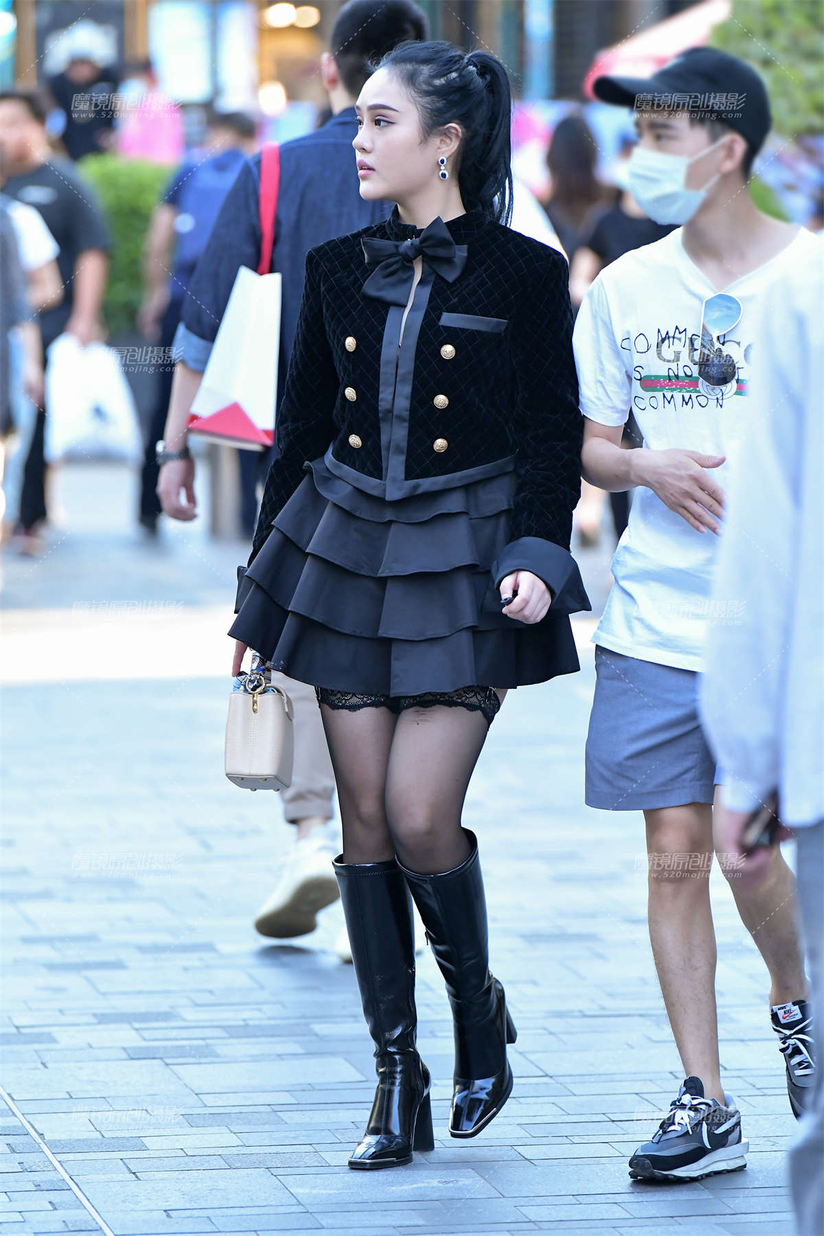 图片[2]-★黑丝袜短裙美女-日更街拍