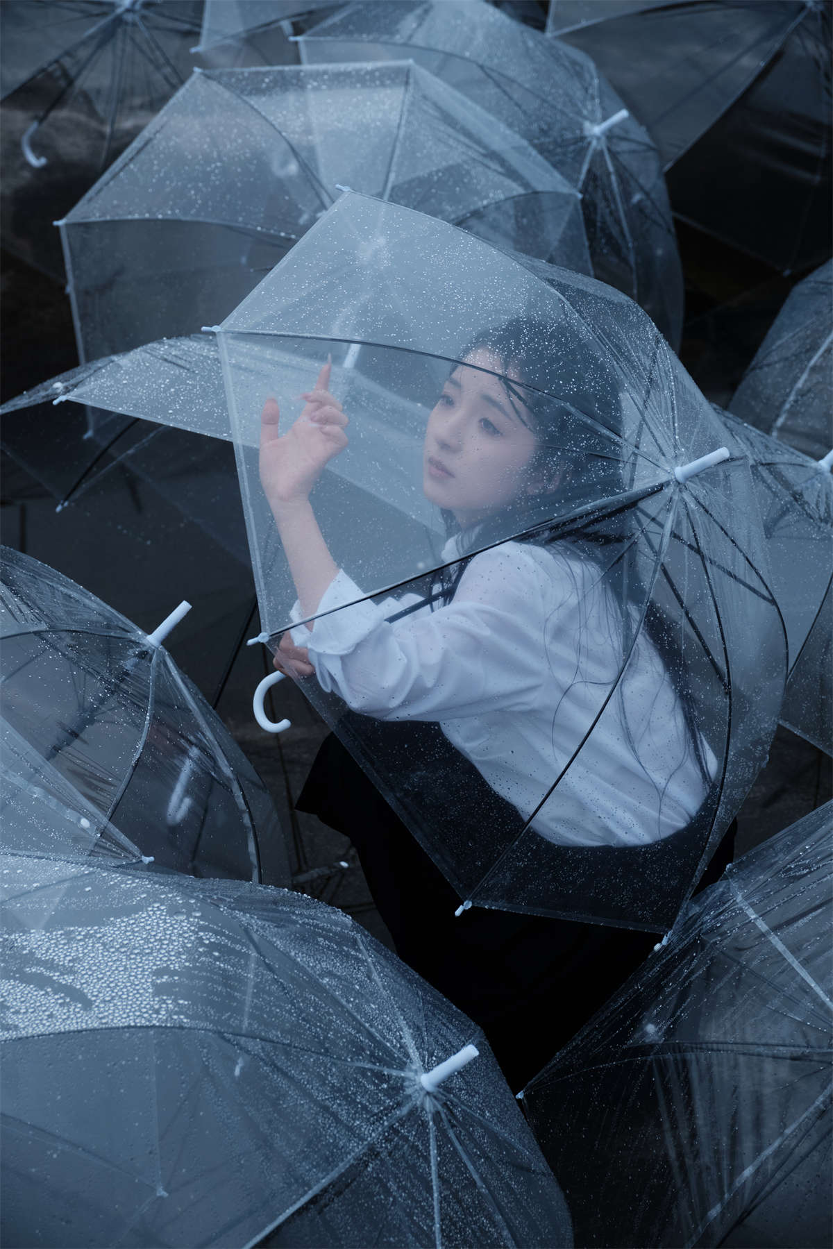 YITUYU艺图语 2024.08.22 恋如雨止 抿嘴小墨轩-日更街拍