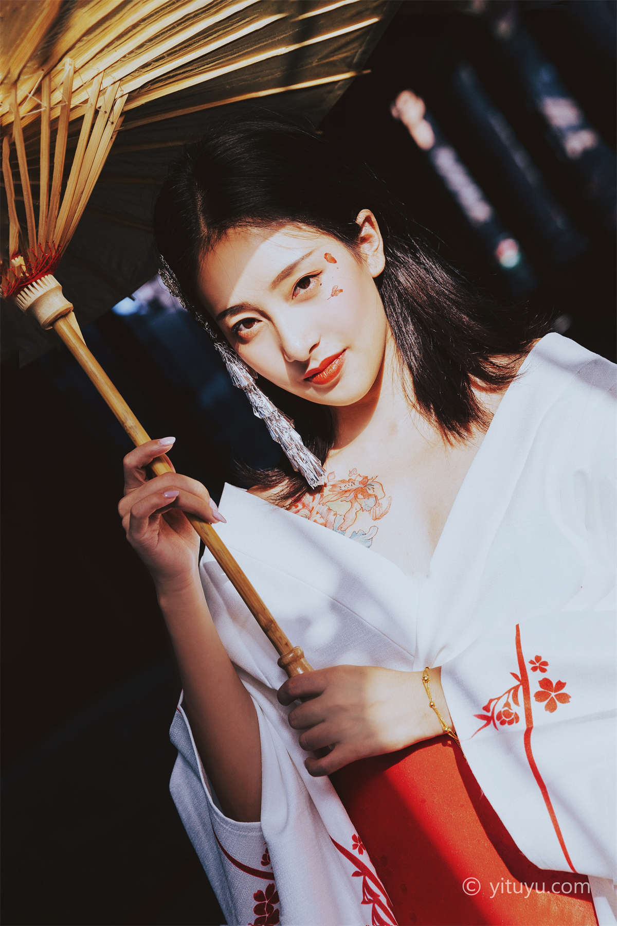 图片[2]-YITUYU艺图语 2021.06.18 性空山 王月-日更街拍