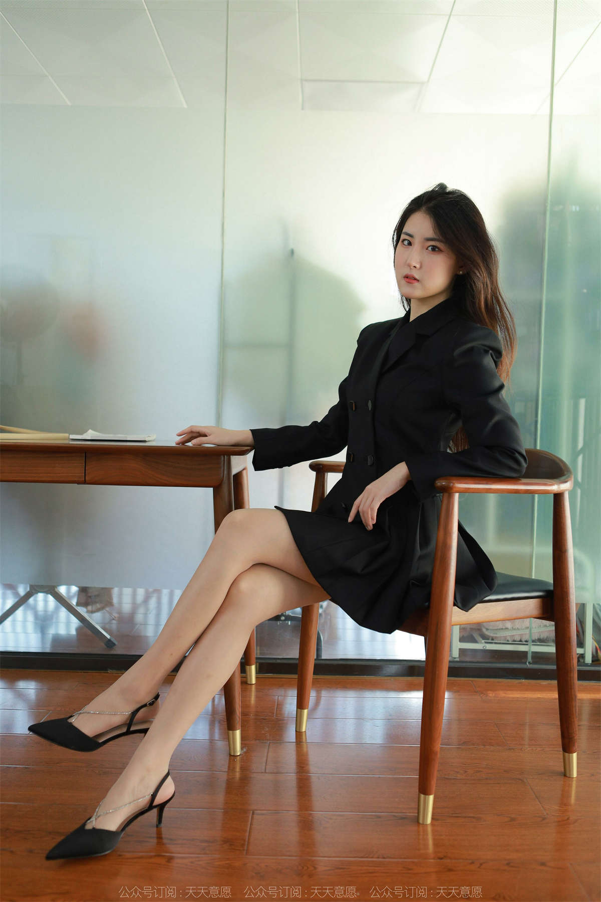 IESS异思趣向 2022.04.20 丝享家1065：小宝 黑色百褶裙-日更街拍