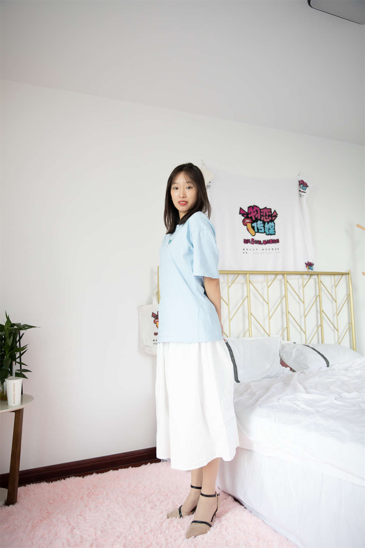 物恋传媒 NO.923 小甜-思念的海洋-日更街拍