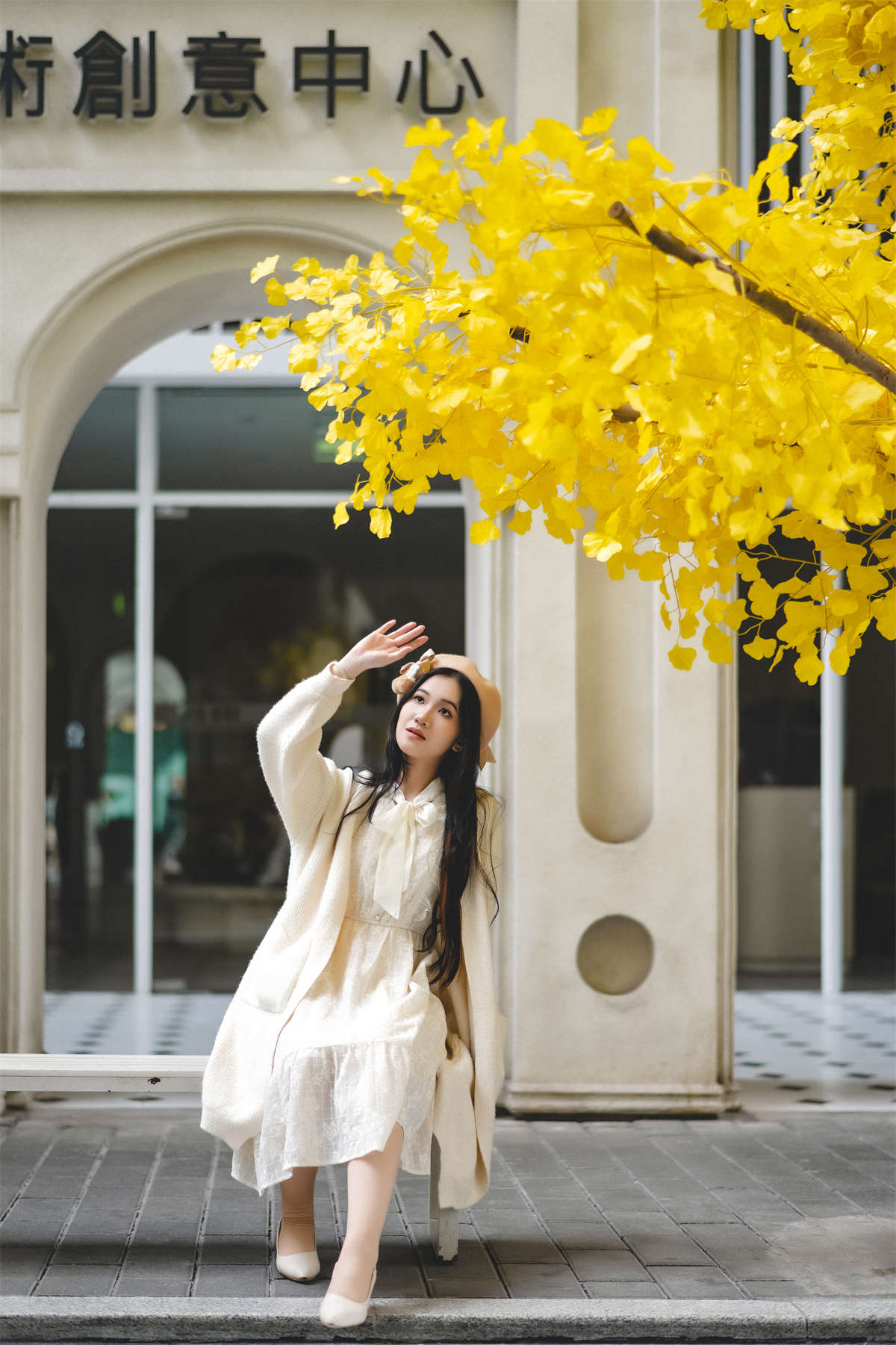 图片[2]-YITUYU艺图语 2025.03.17 银杏树下 羽希-日更街拍