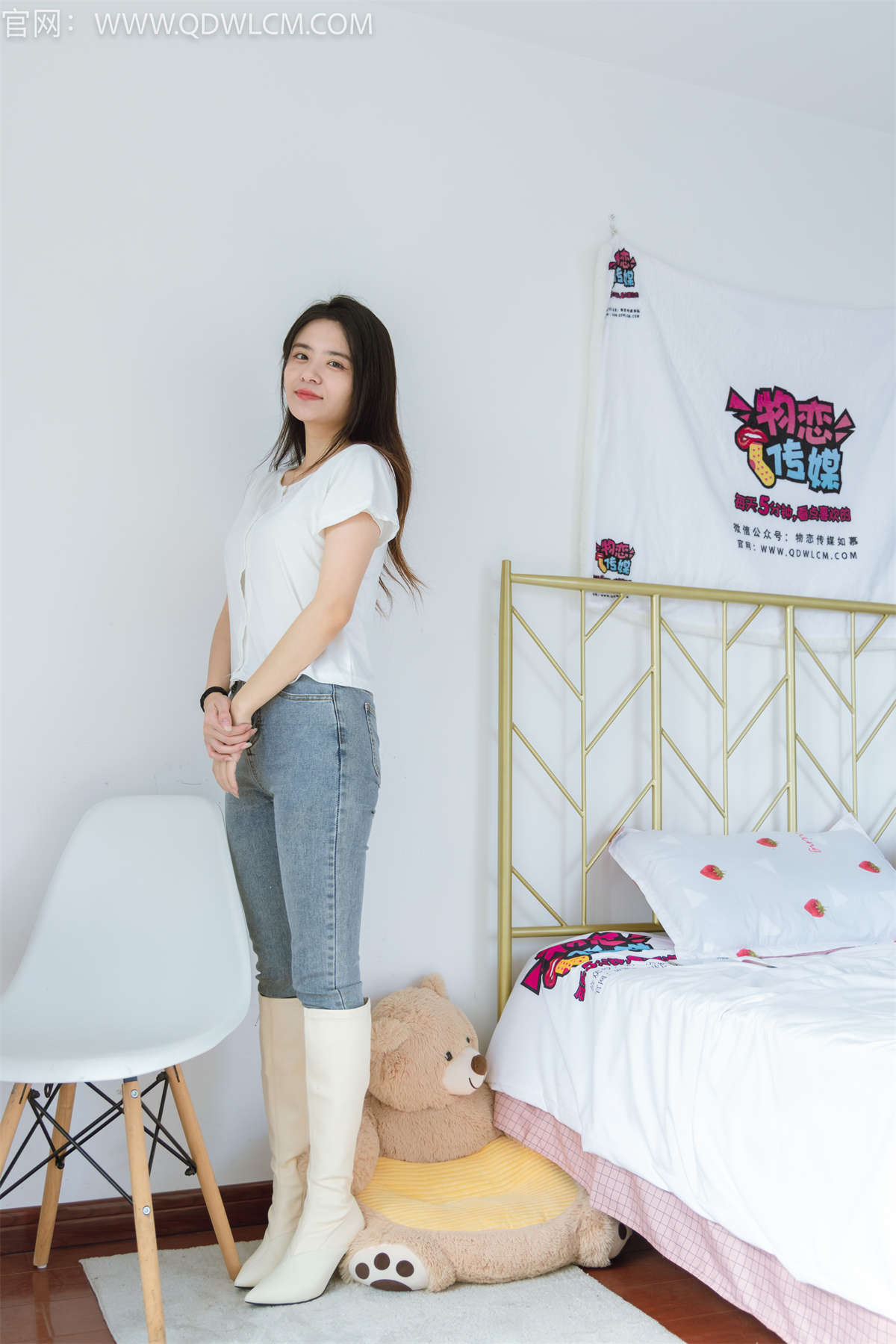 物恋传媒 NO.1393 然然-遗失的美好-日更街拍