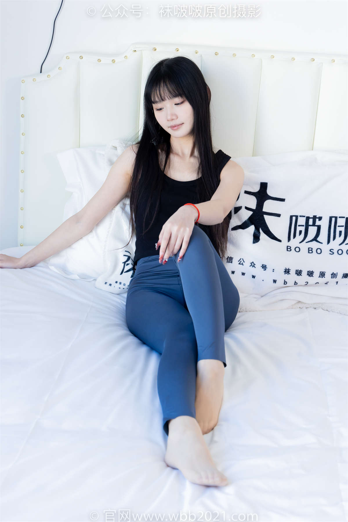 袜啵啵 No.493 甜甜圈-运动鞋、薄肉丝（脚尖微加固款）、瑜伽裤裤里丝 花絮版-日更街拍