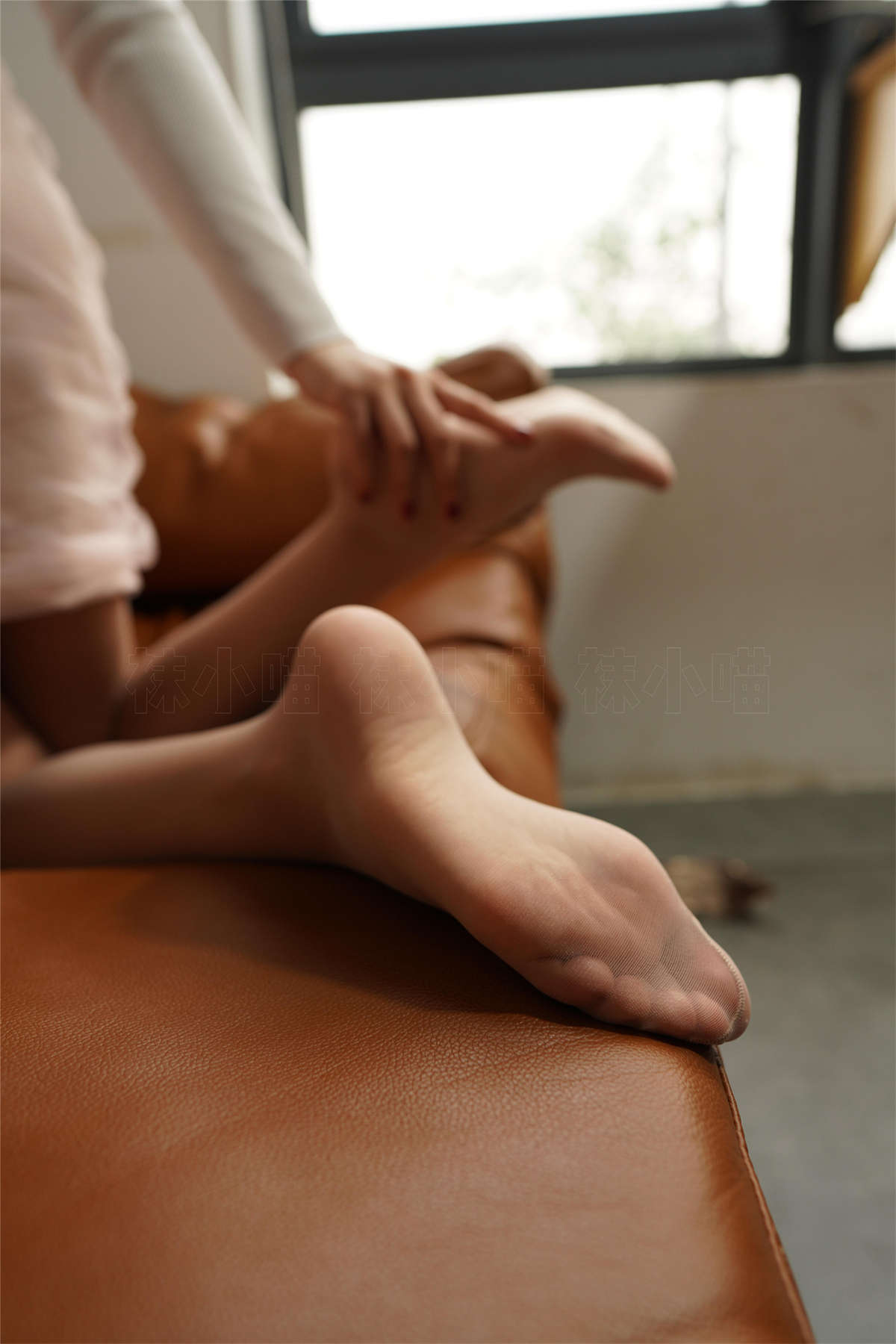 kittyWawa袜小喵 KT163 打结的上衣-日更街拍