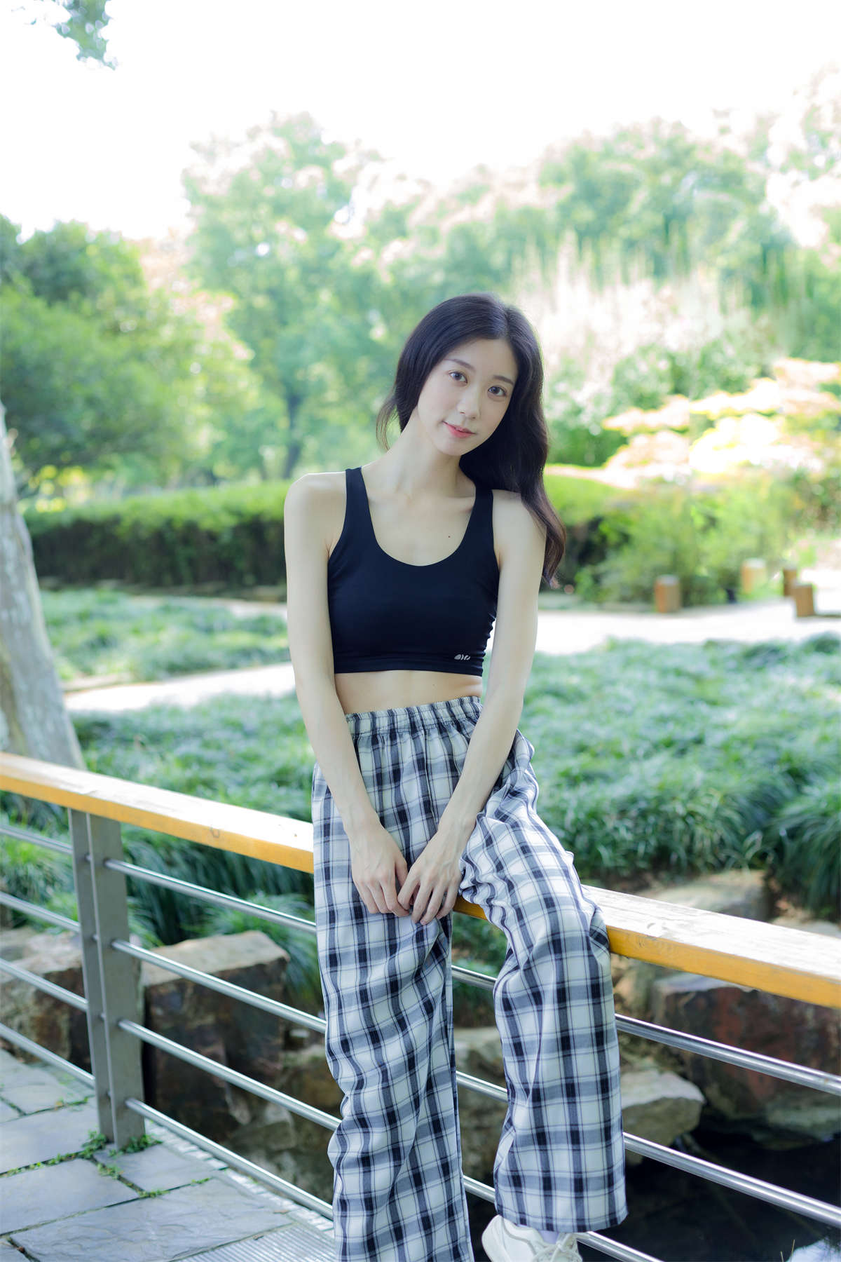 YITUYU艺图语 2022.09.08 晨练日 饲猫少女-插图1