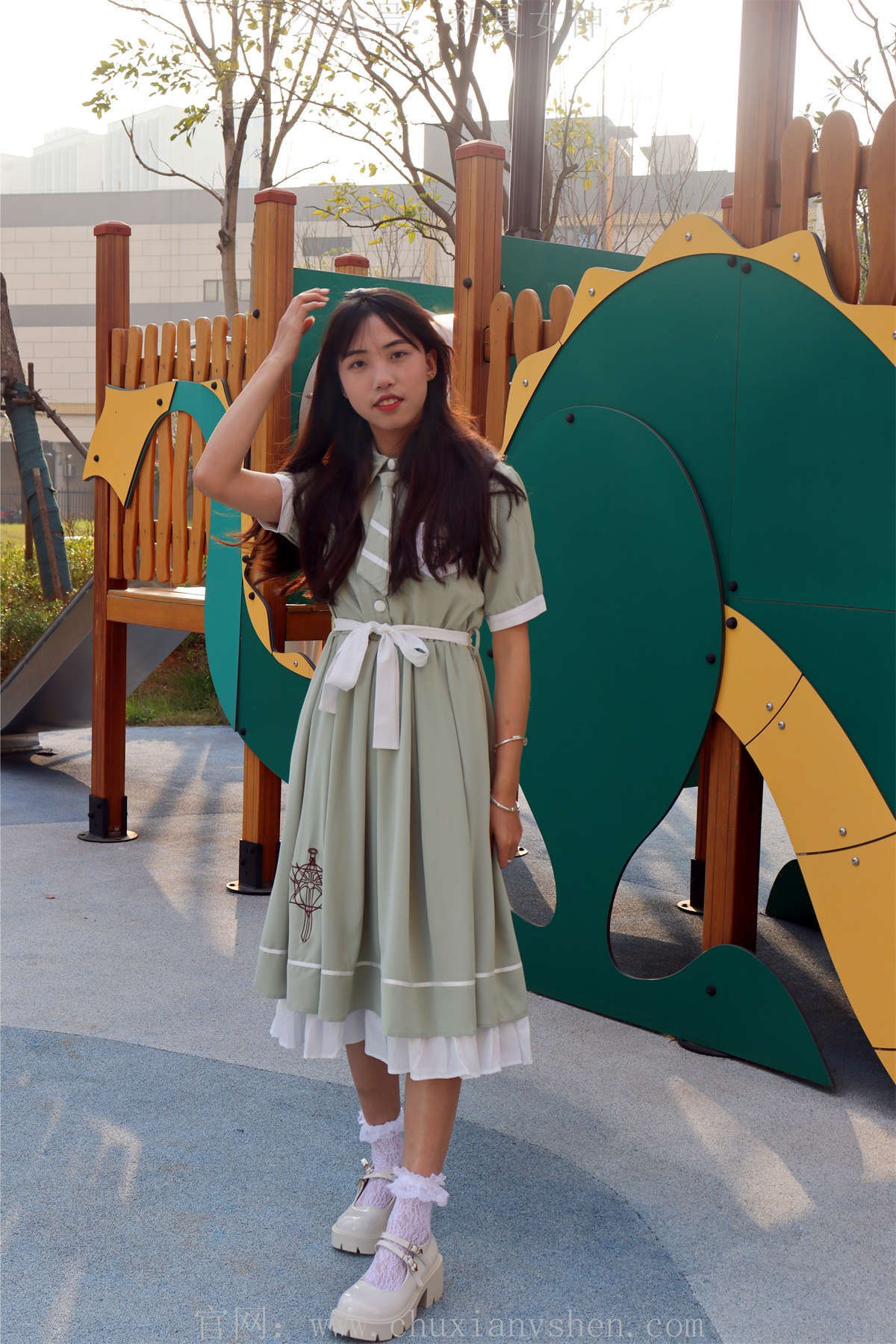 图片[2]-初夏女神 NO.021 雪糕~法式复古连衣裙搭36码白皮鞋-日更街拍