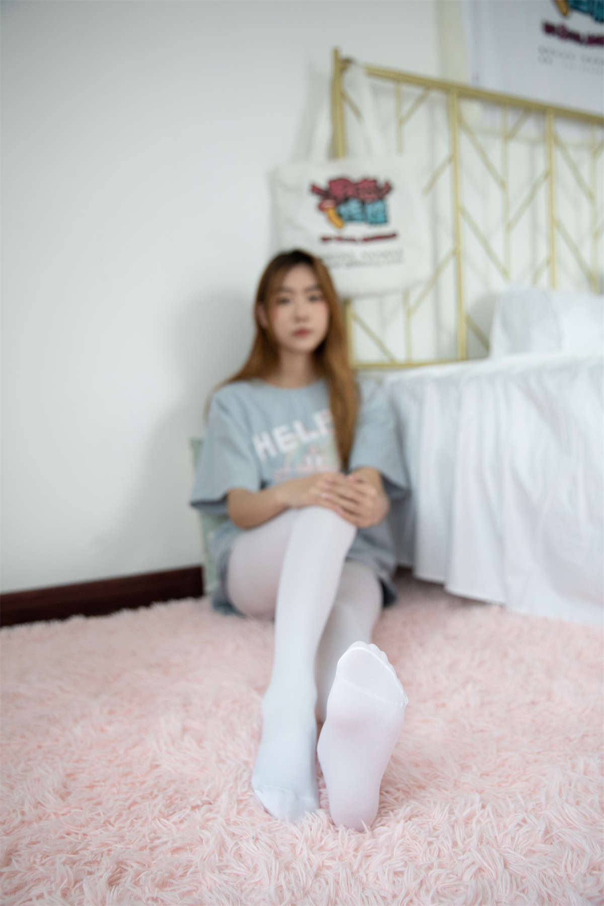 物恋传媒 NO.927 小鹿-雨夜的思念-日更街拍