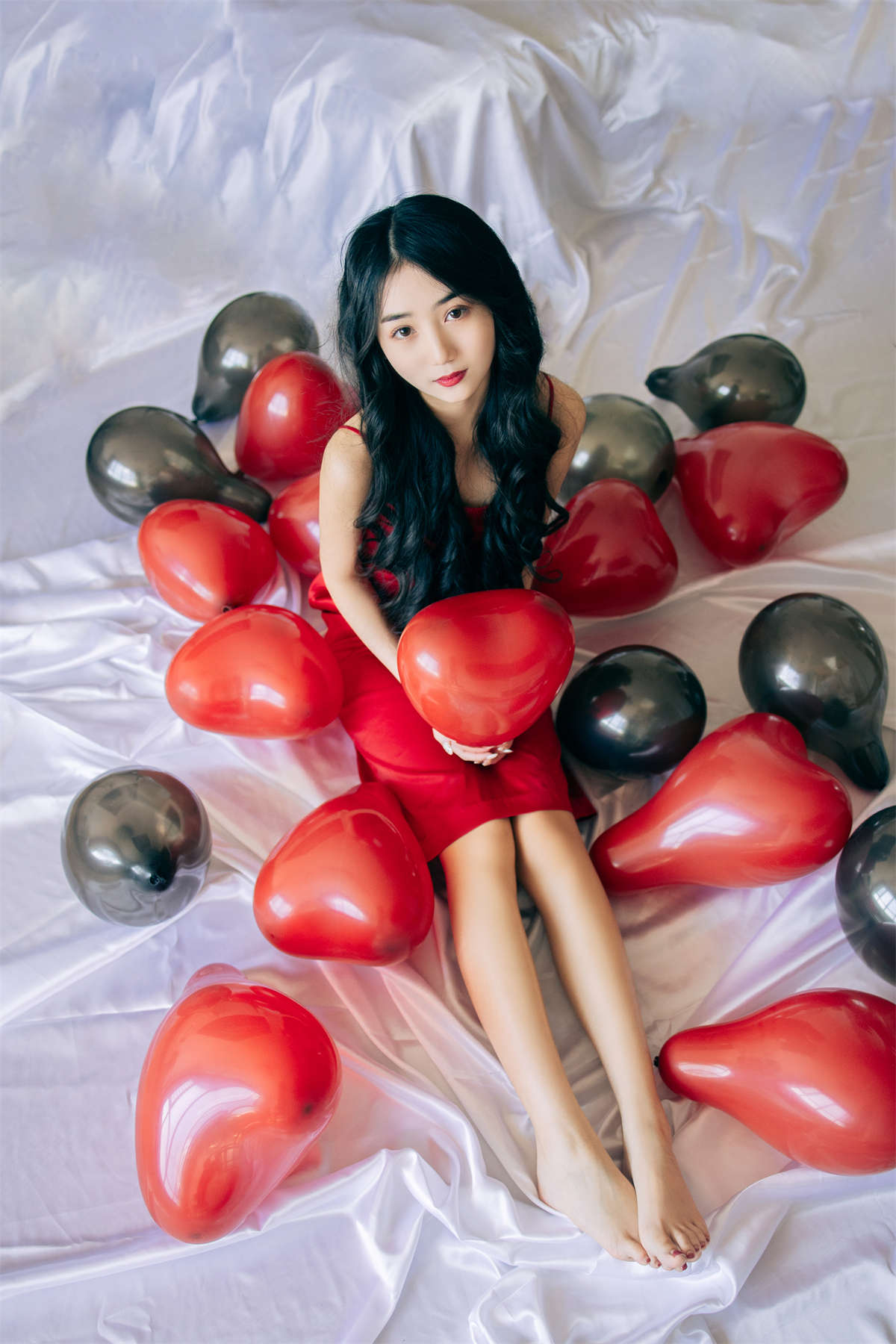 YITUYU艺图语 2023.06.08 红色气球 异域荷包蛋插图1