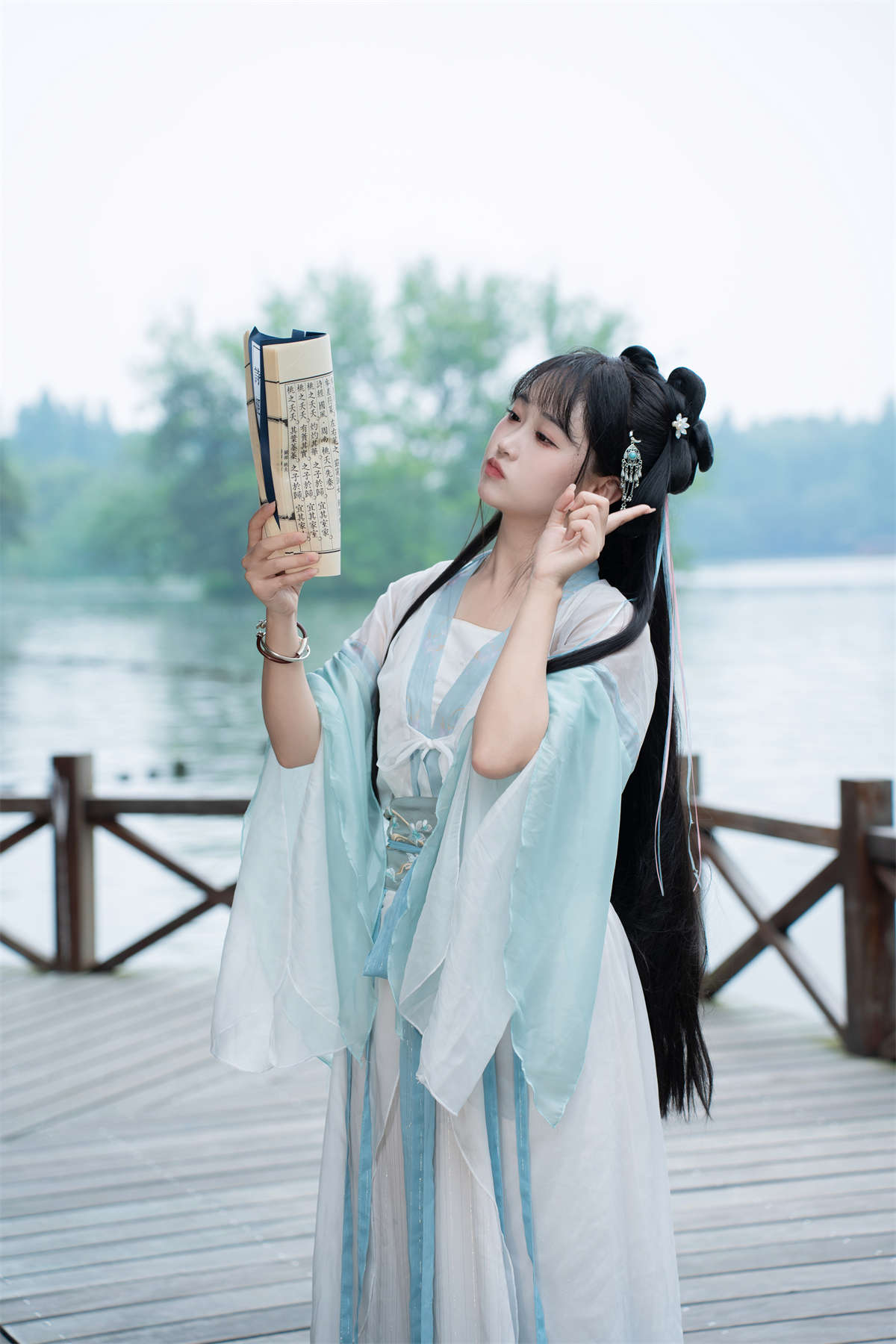 YITUYU艺图语 2024.07.16 小师妹成长记 湫一只岁岁-日更街拍