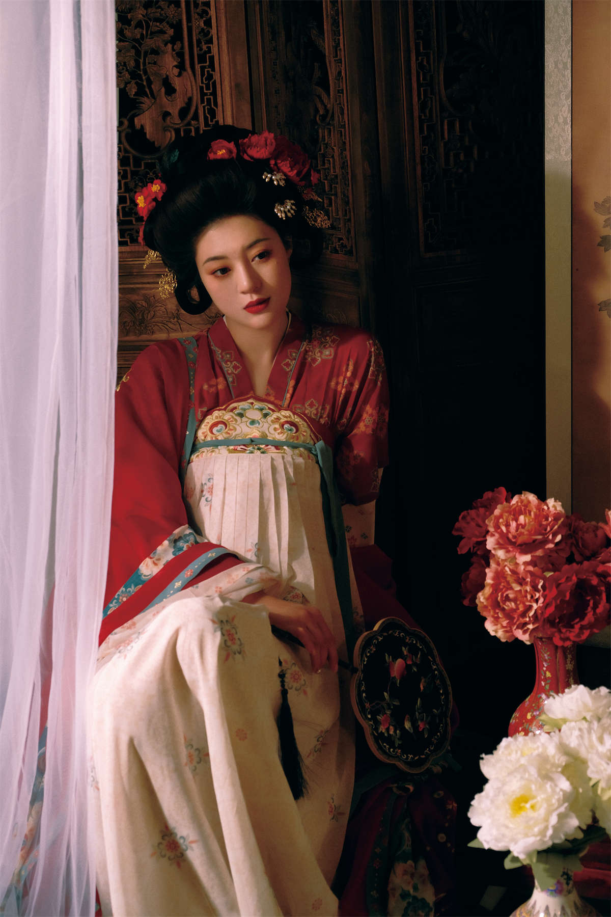 YITUYU艺图语 2023.06.08 花想容颜 小楼-日更街拍