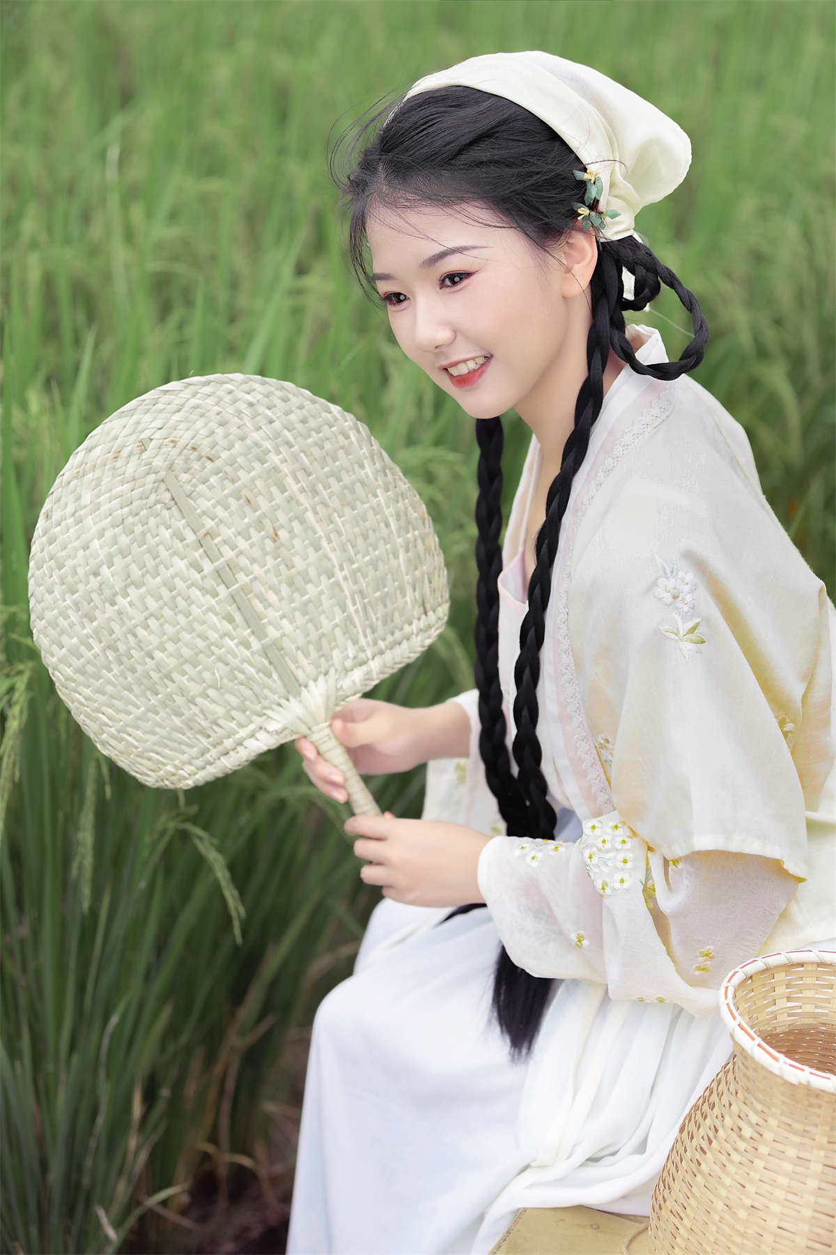 YITUYU艺图语 2023.08.24 稻香 酸辣湯兒-日更街拍