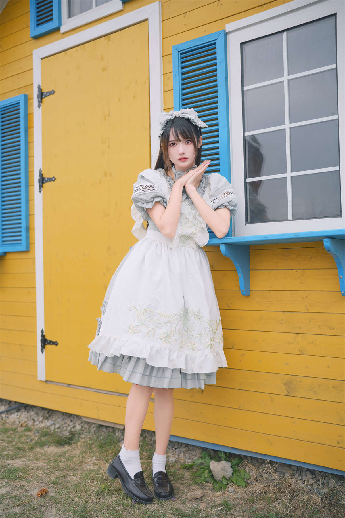 YITUYU艺图语 2023.06.08 秋日序曲 兔子Zzz不吃胡萝卜-日更街拍