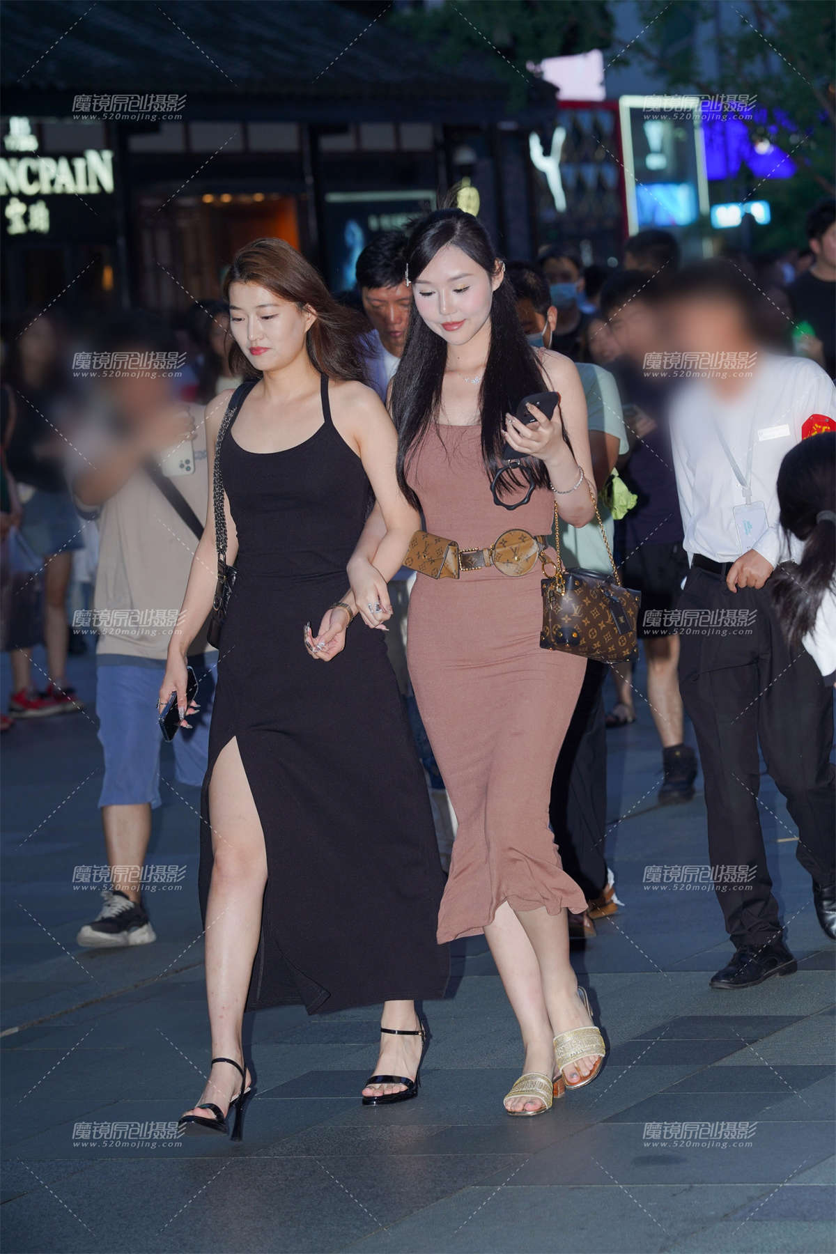 曼妙身姿女人味-日更街拍