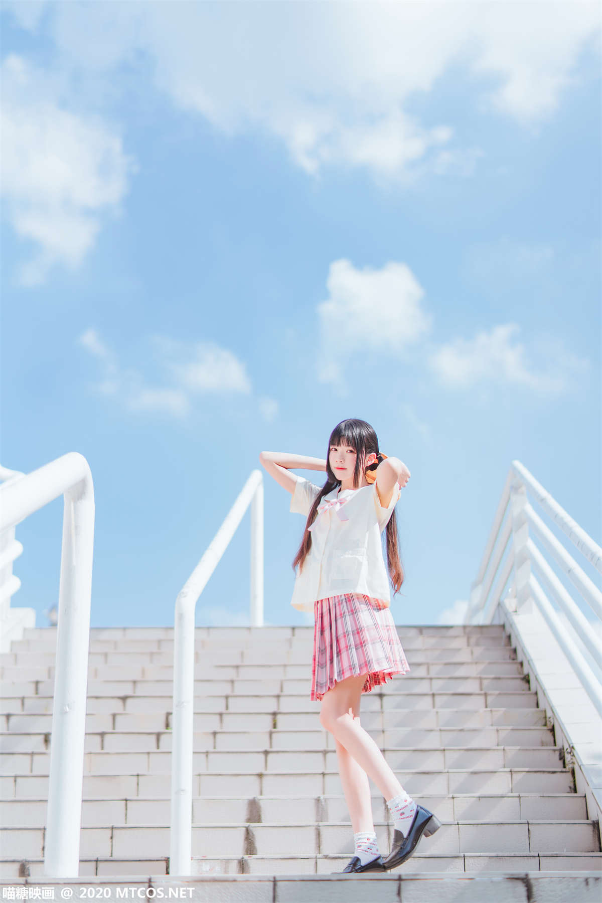 图片[2]-喵糖映画 VOL.256 户外小黄帽-日更街拍