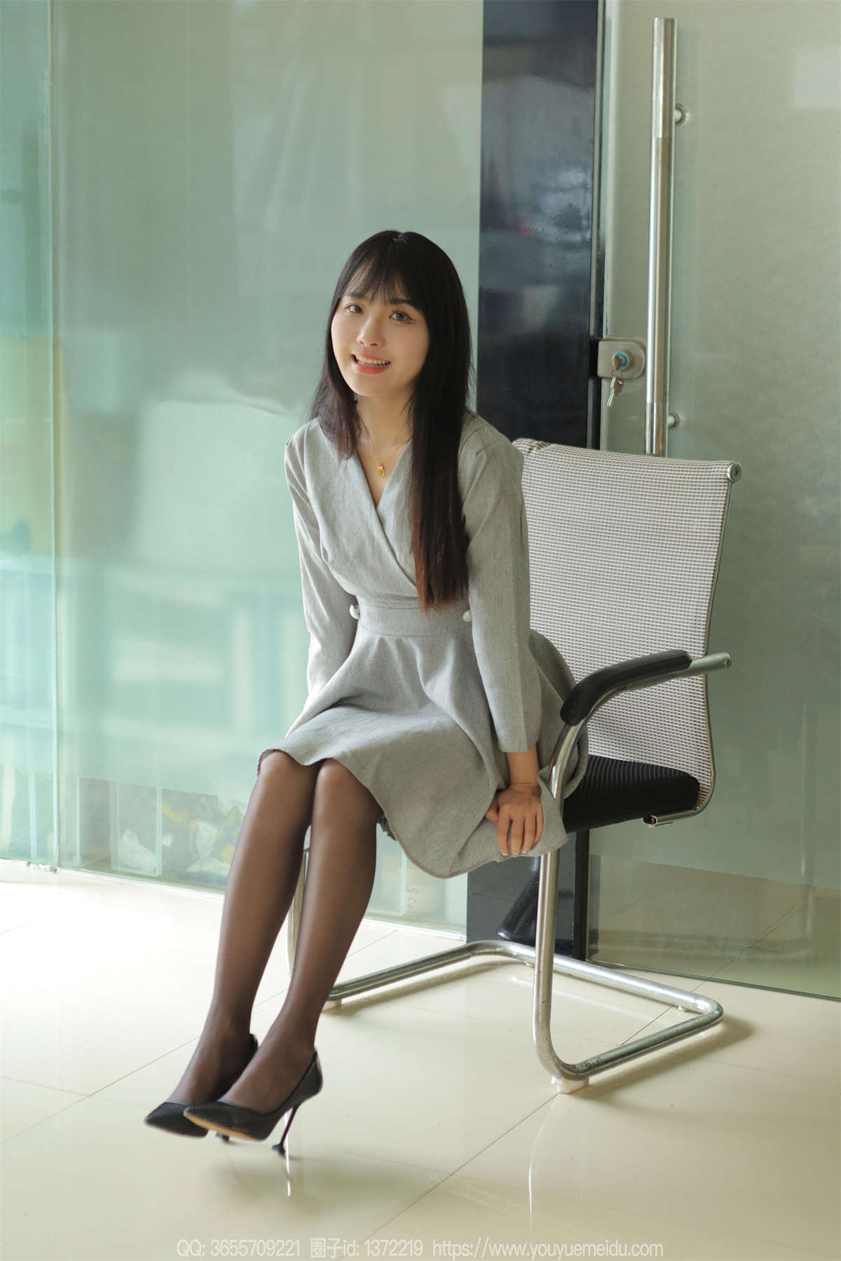 IESS异思趣向 2024.01.16 丝享家1639：婉萍 办公嬉戏-日更街拍