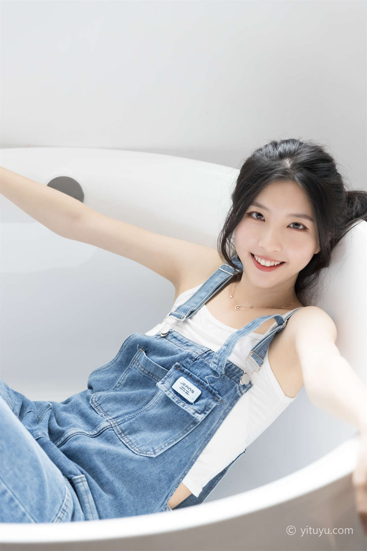 图片[2]-YITUYU艺图语 2021.04.21 蓝色牛仔裤 小铟-日更街拍