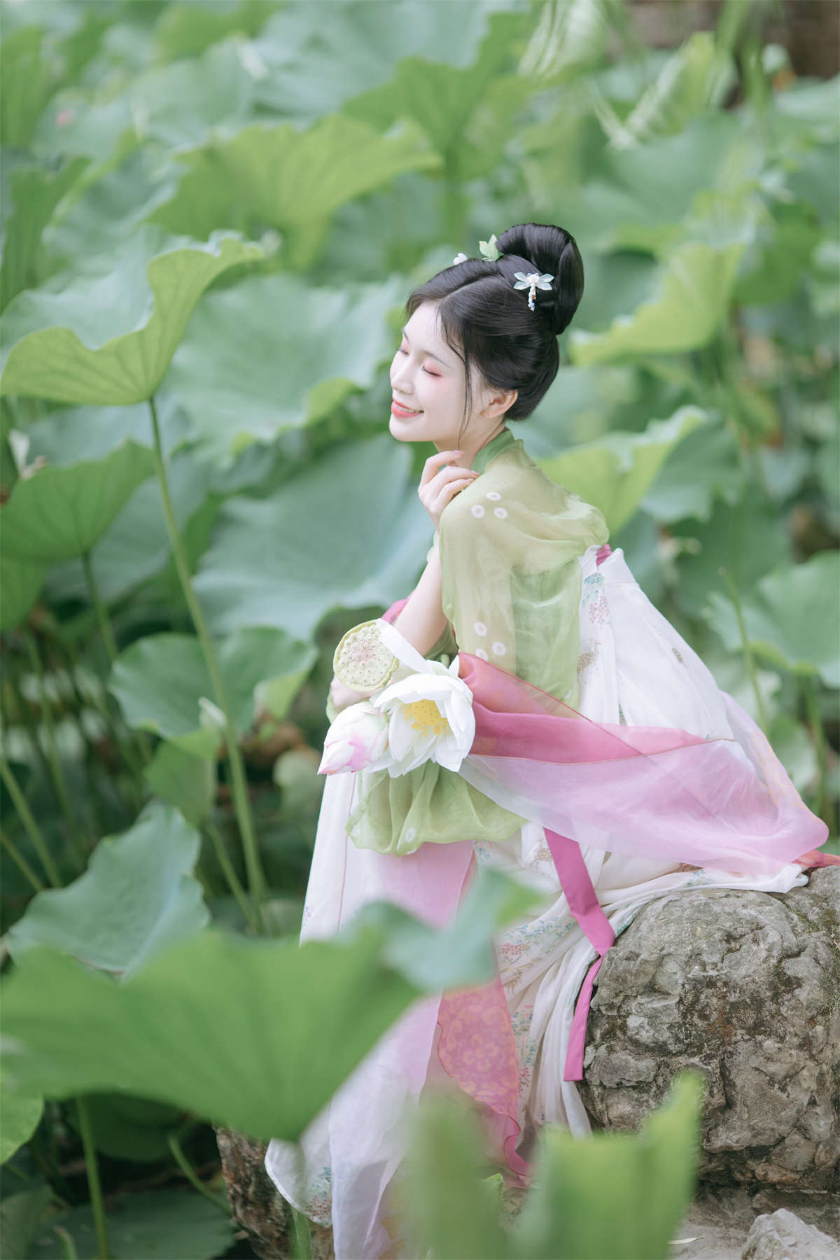 YITUYU艺图语 2023.07.09 荷塘少女 川川插图1