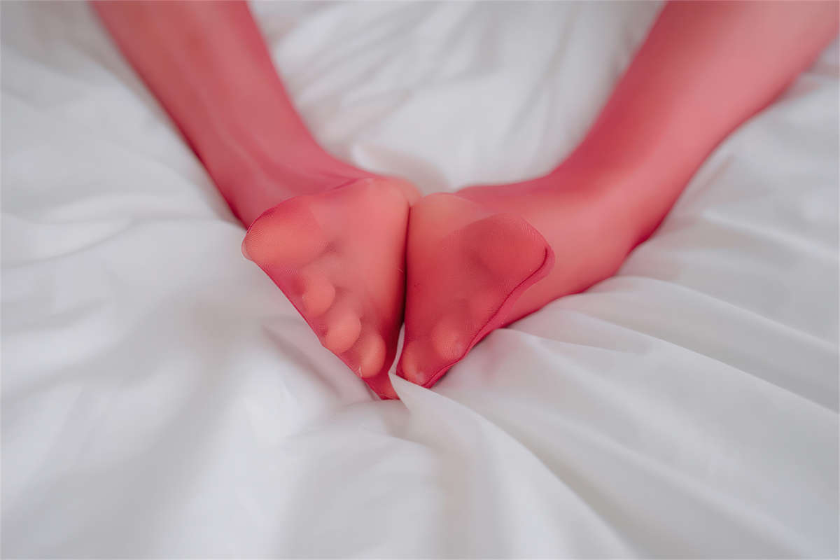 图片[2]-轩萧学姐NO.080 圣诞红丝兔女郎-日更街拍