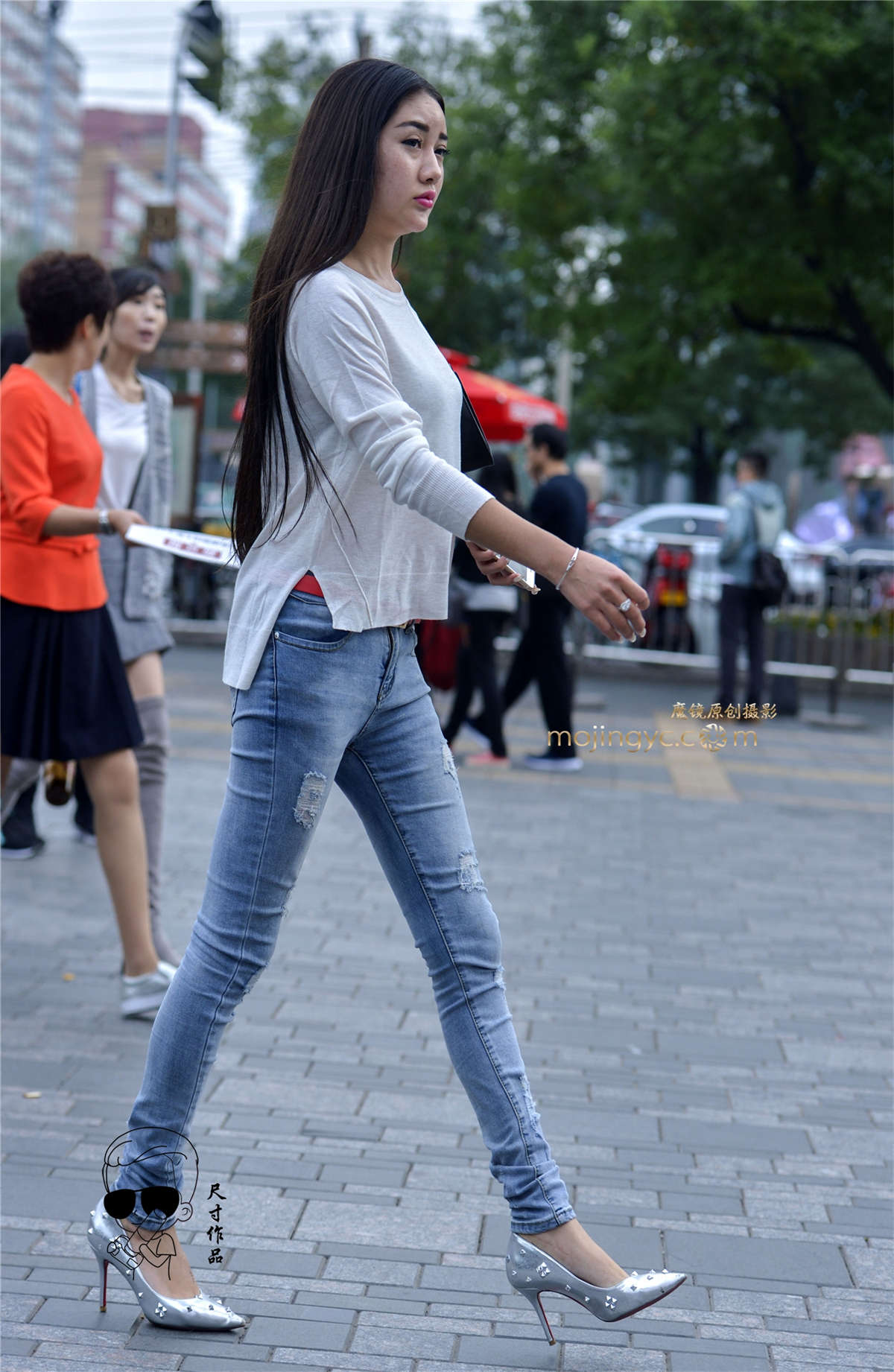 图片[2]-披肩发大长腿高跟鞋美女的魅力-日更街拍