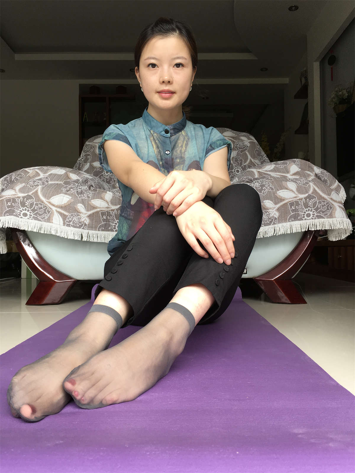 图片[2]-学妹校园寝室短丝系列042期 夏丽-日更街拍