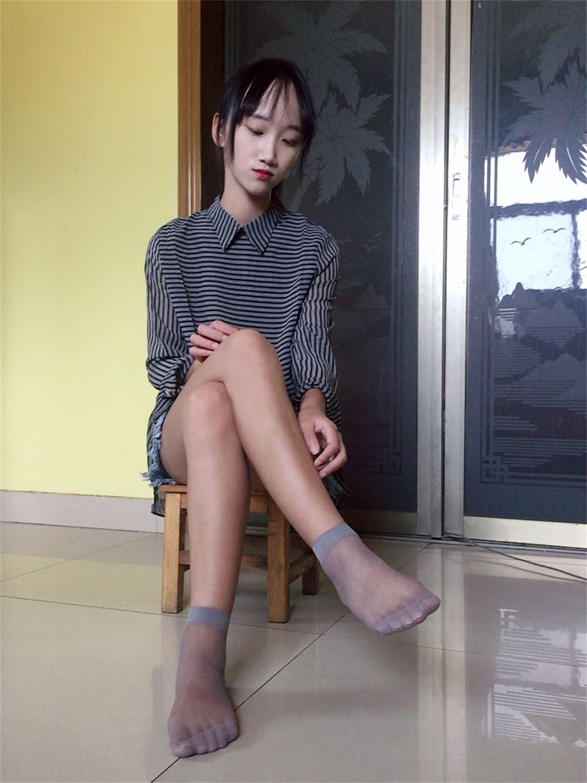 图片[2]-学妹校园寝室短丝系列044期 杨柳-日更街拍