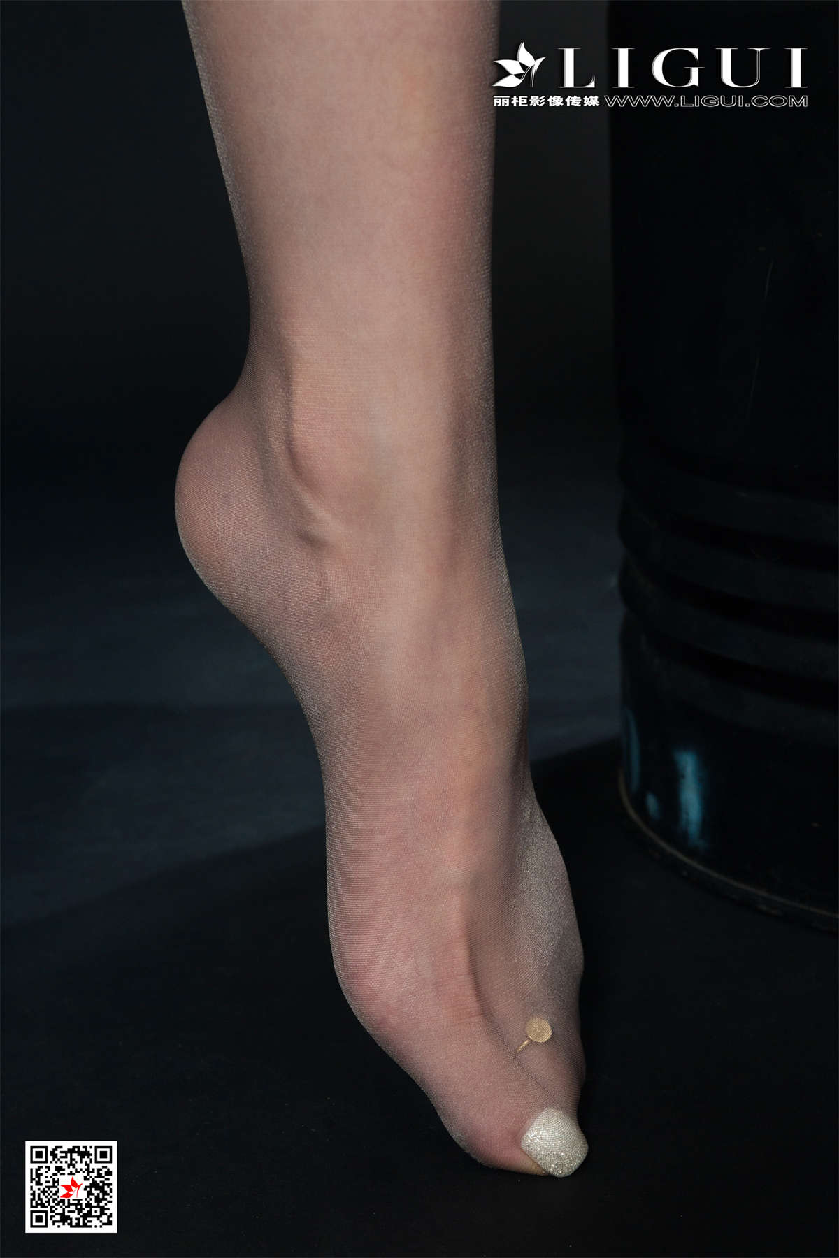 Ligui丽柜 2021.05.26 释放的激情 凉儿-日更街拍