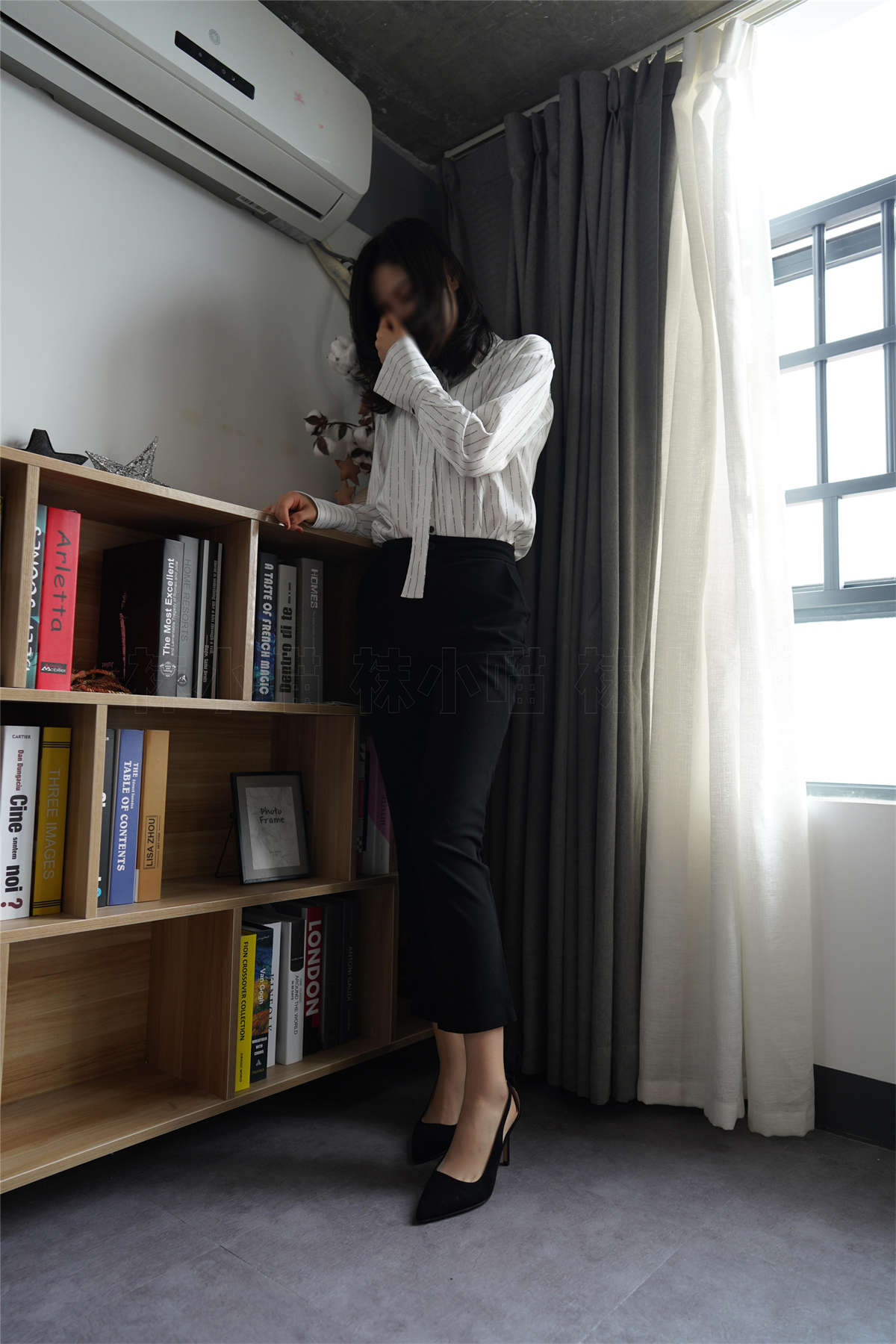 kittyWawa袜小喵 KT168 吃我一脚-日更街拍