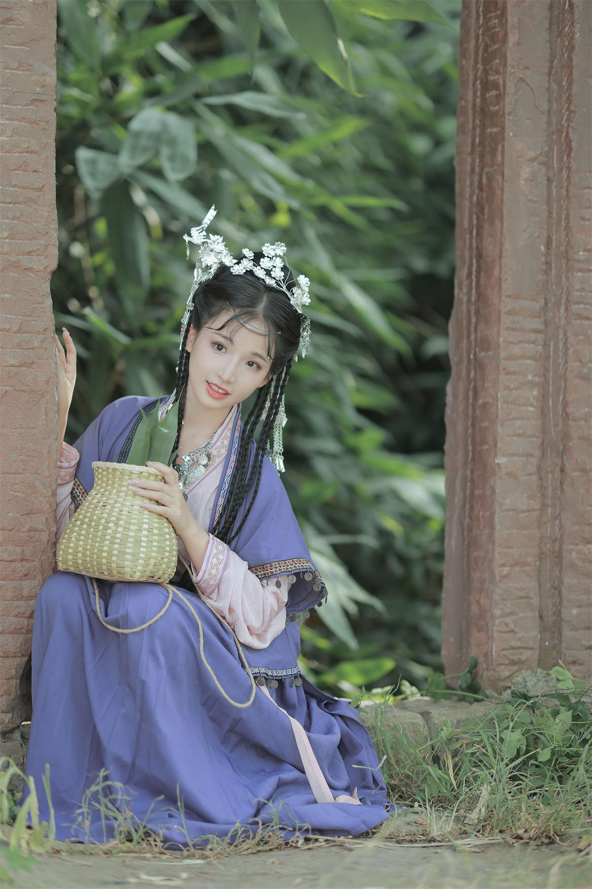 YITUYU艺图语 2022.09.14 苗疆少女 卷卷-日更街拍
