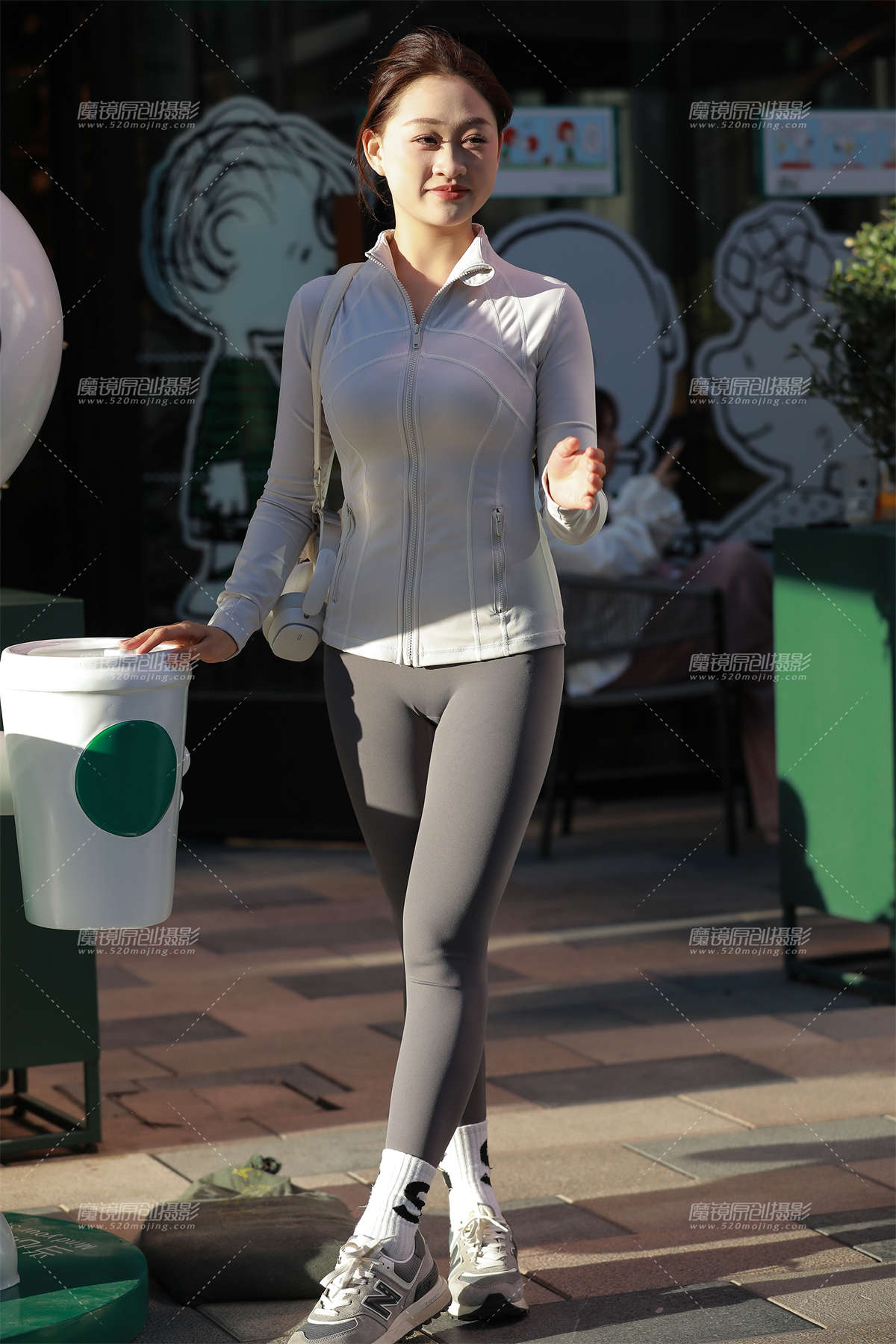 图片[2]-灰色紧身瑜伽裤-日更街拍