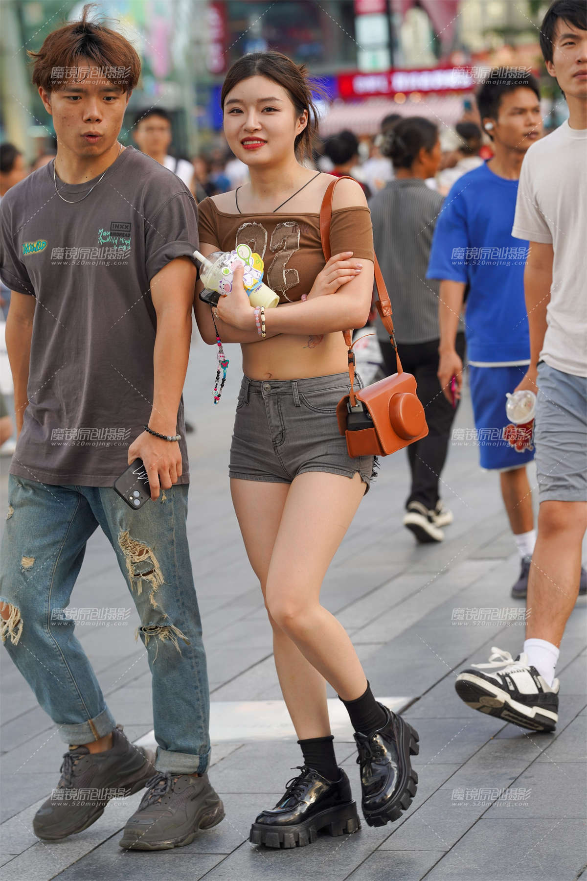 图片[2]-热裤美眉-日更街拍