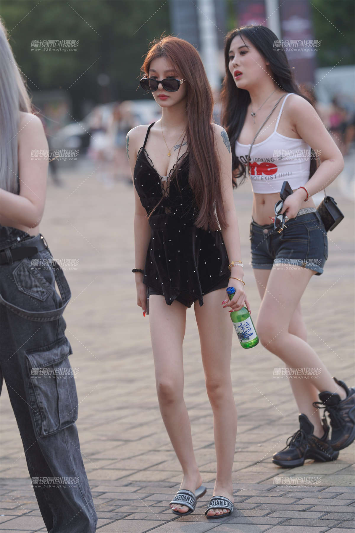 图片[2]-热裤美眉-日更街拍