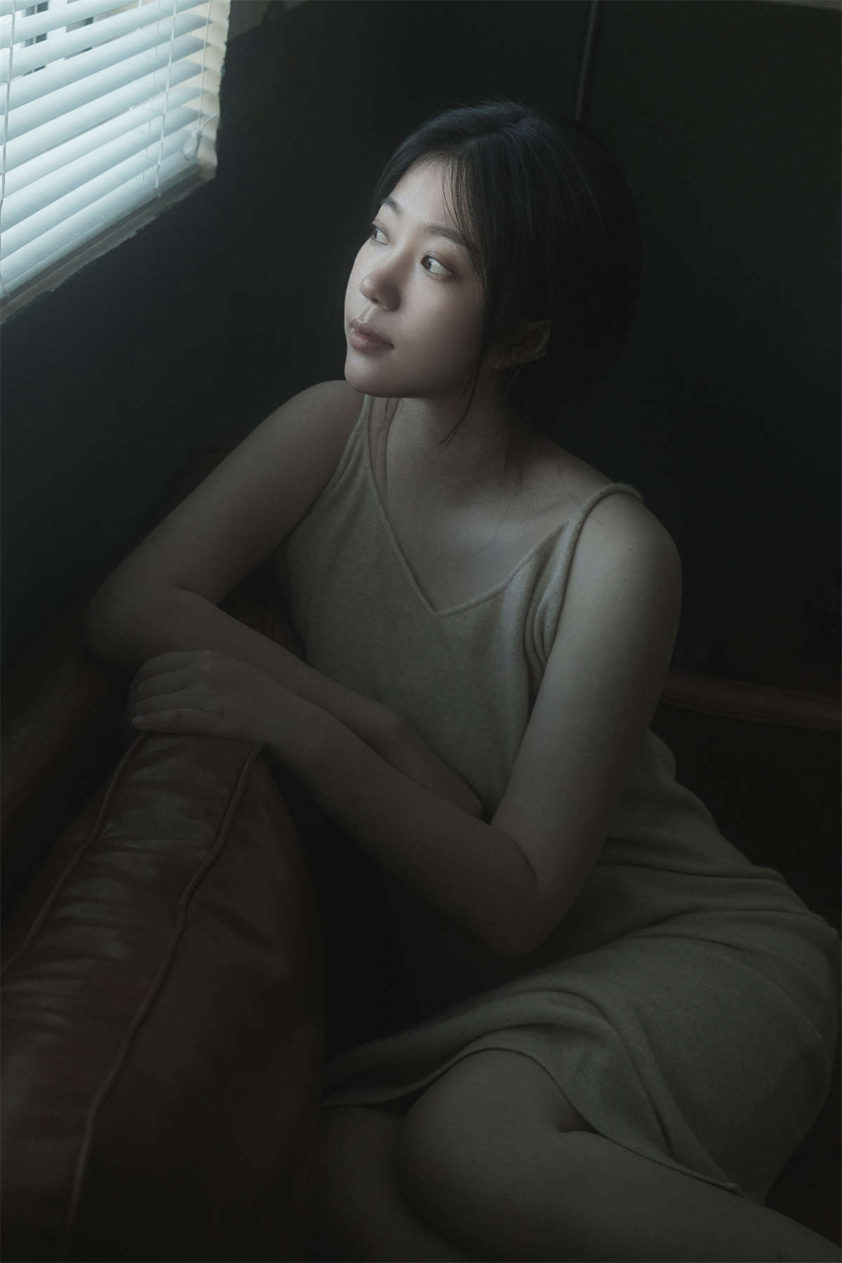 YITUYU艺图语 2023.06.07 光的痕迹 菠菜三明治-日更街拍