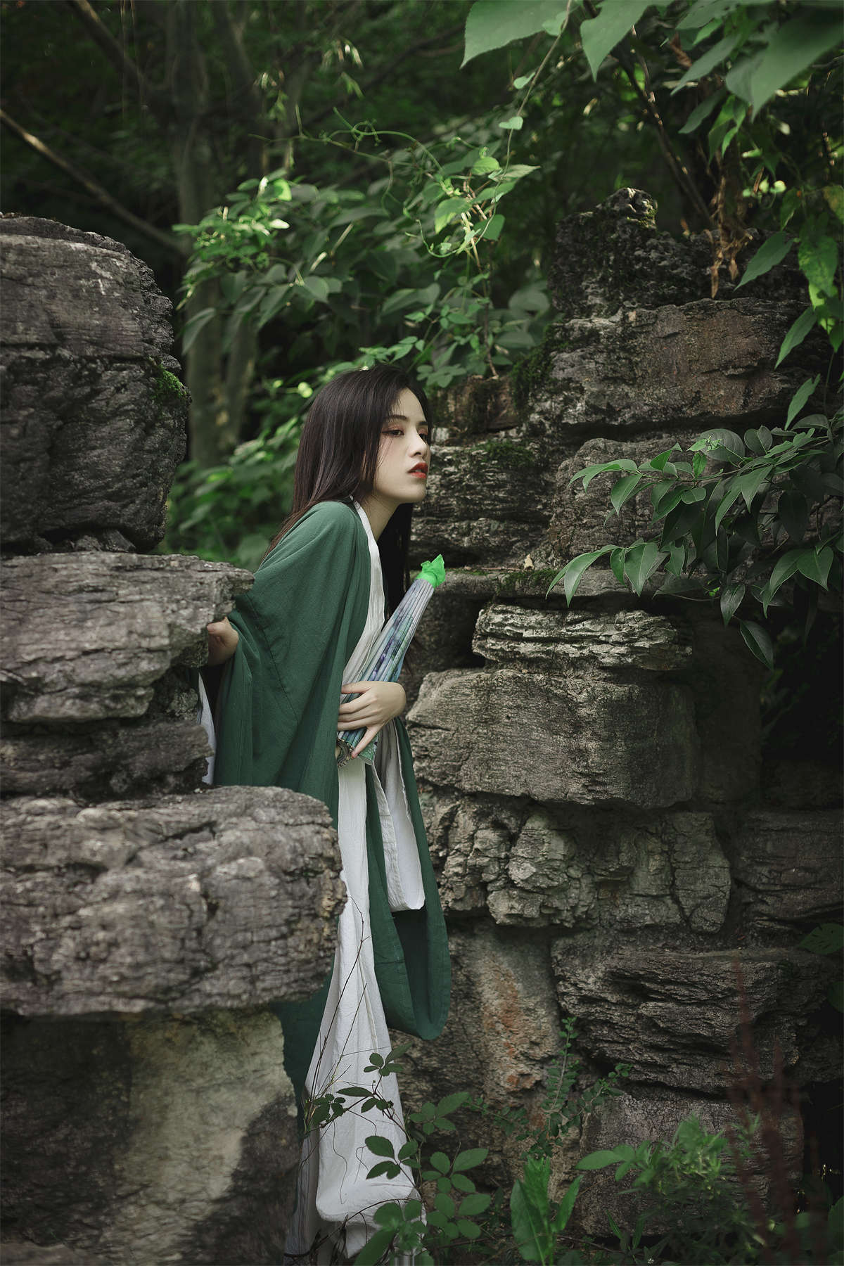 YITUYU艺图语 2023.07.21 江南的雨 安妮-日更街拍