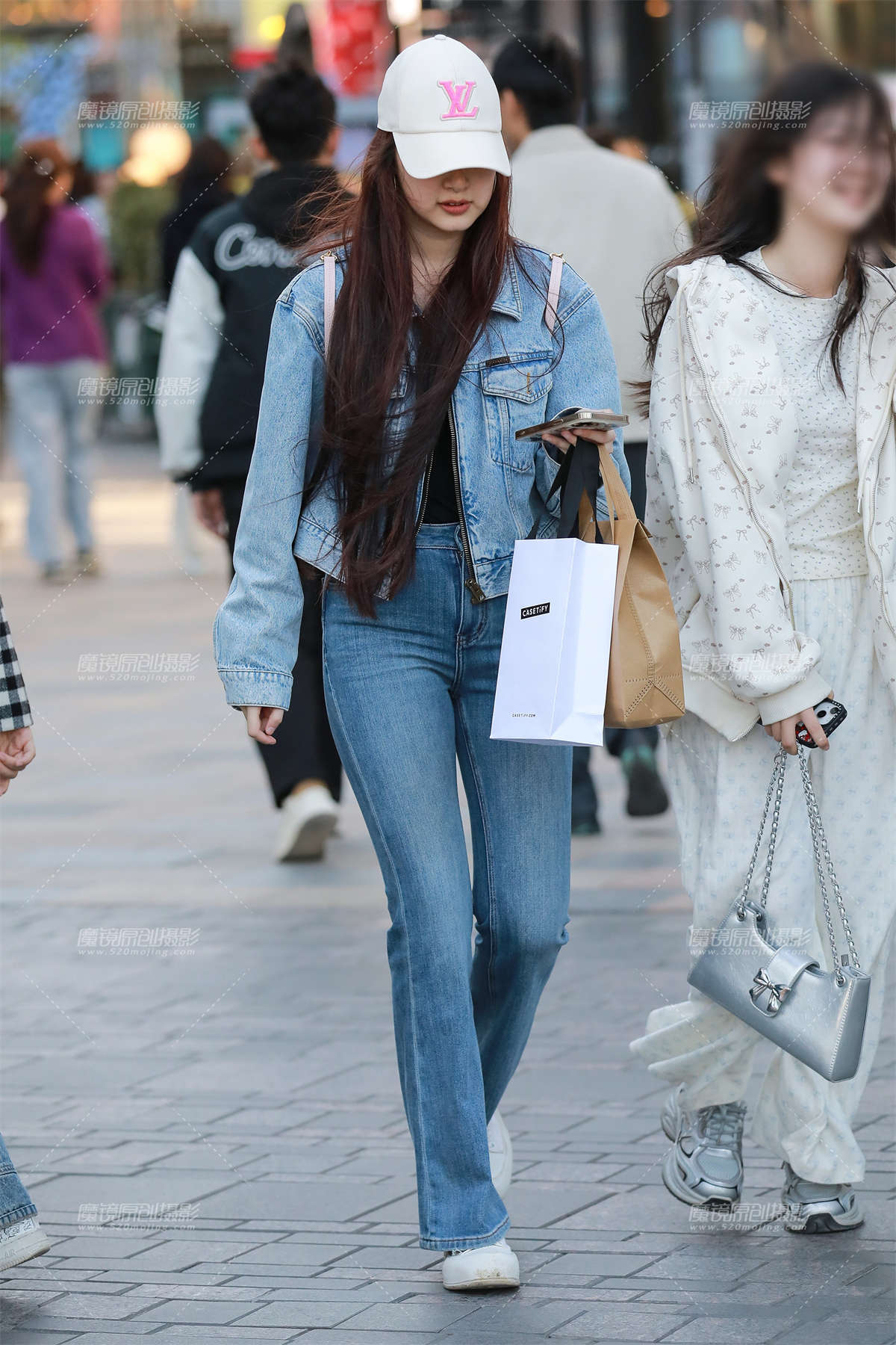 图片[2]-蓝牛仔裤白帽-日更街拍