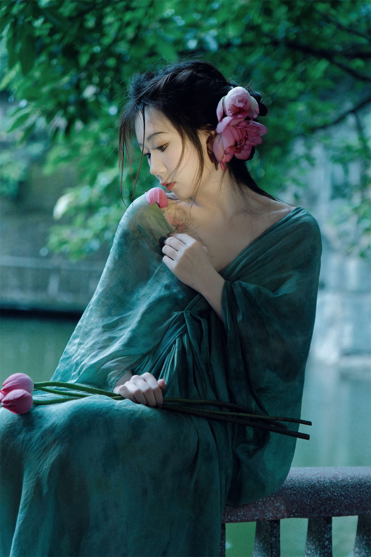 YITUYU艺图语 2024.07.19 雨中荷 文鱼插图1