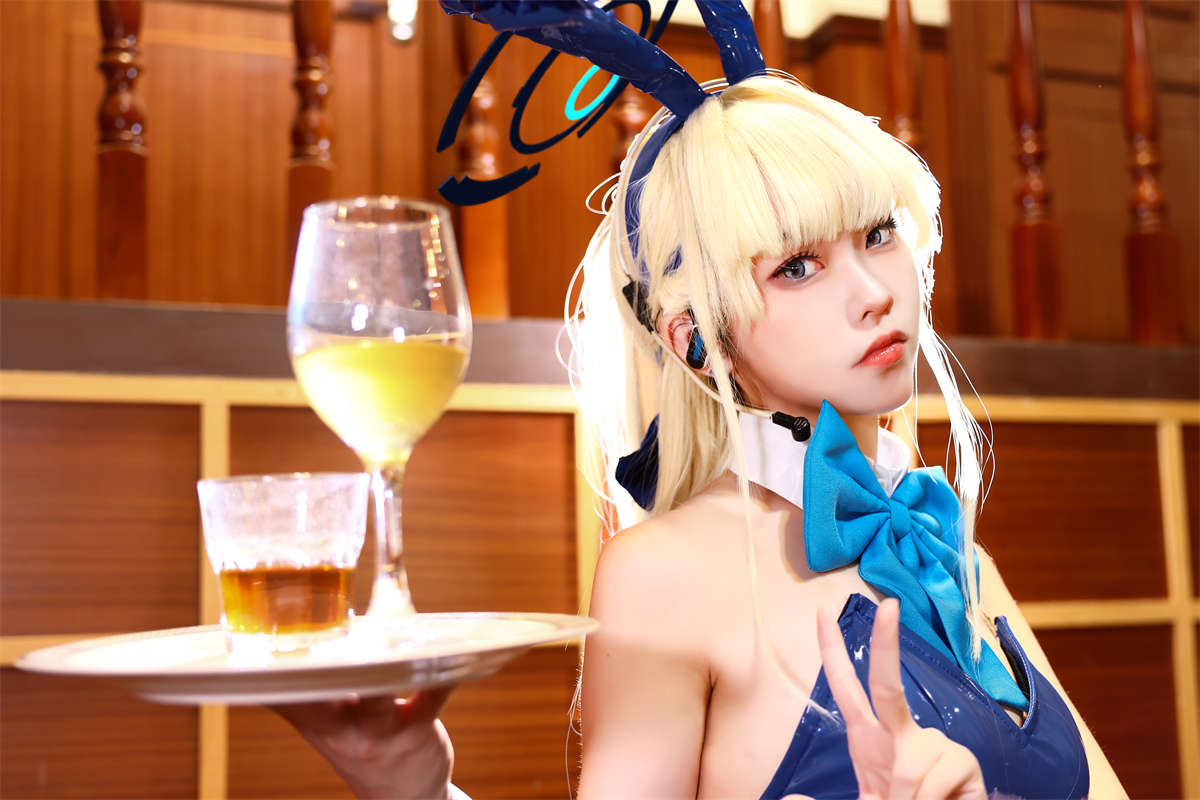 G44不会受伤 NO.99 碧蓝档案 飞鸟马时兔女郎-日更街拍
